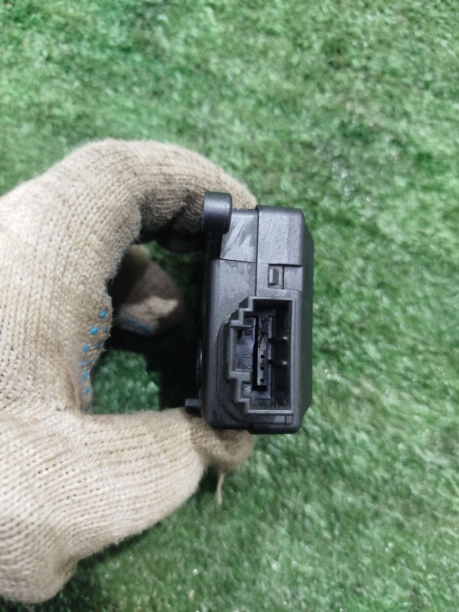 https://ycs.partsauto.market/partsauto-images/thmbs/userImages/2083c2a62fd034e59038f15de4c6b061/part/4d639a35-43fe-4136-9064-7098d1c84ee1_1779875587477.jpg