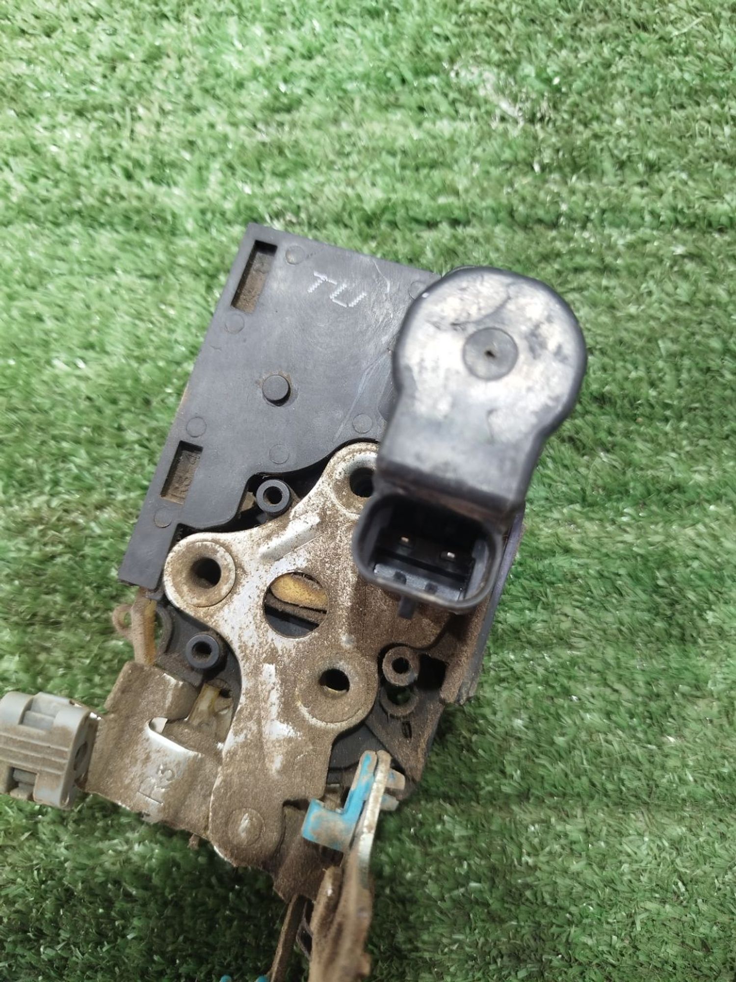 https://ycs.partsauto.market/partsauto-images/thmbs/userImages/2083c2a62fd034e59038f15de4c6b061/part/534ef3af-f820-4c18-94f1-22c41839e516_1780054065744.jpg