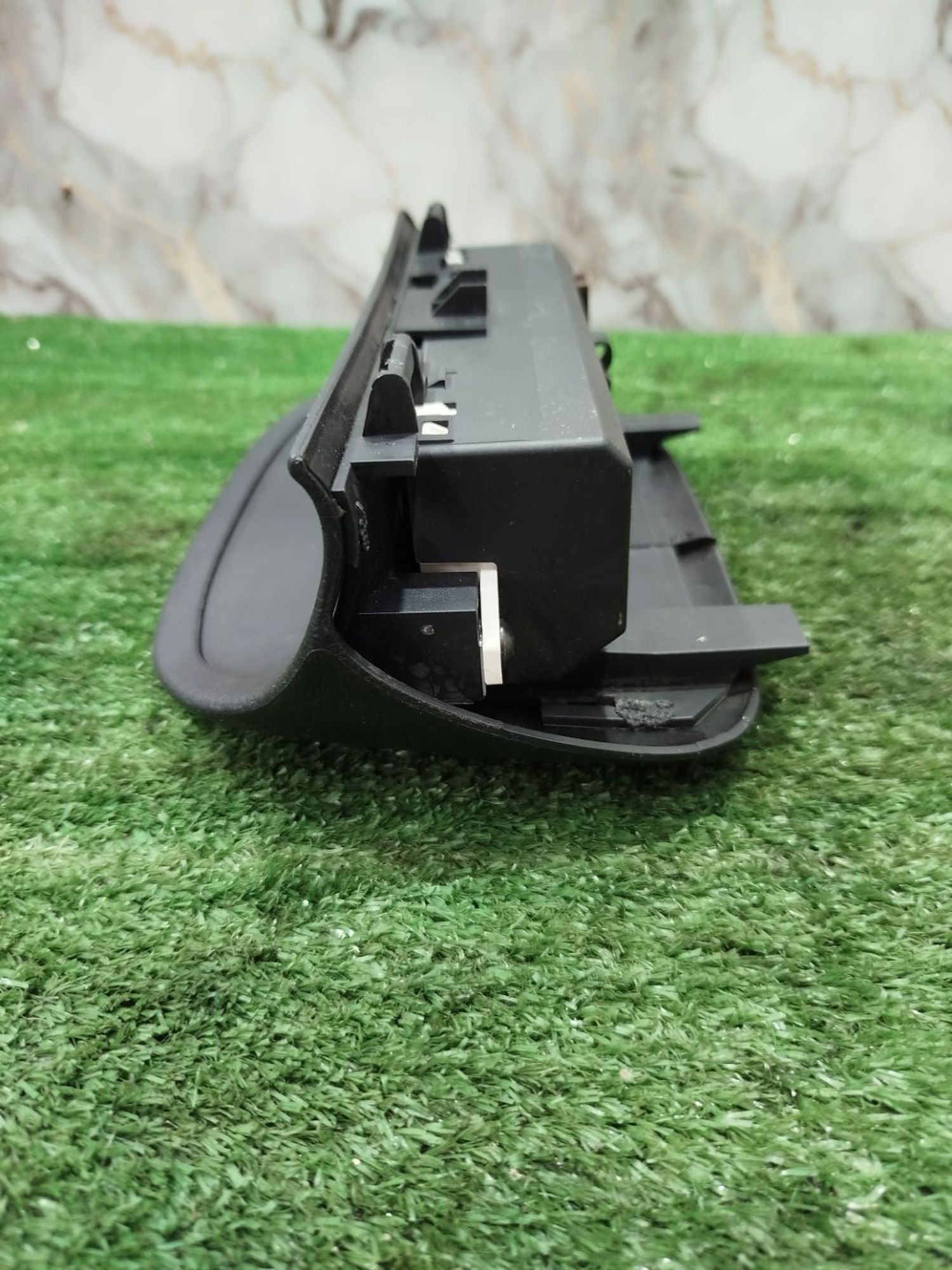 https://ycs.partsauto.market/partsauto-images/thmbs/userImages/2083c2a62fd034e59038f15de4c6b061/part/56be3bcb-a7fa-4aee-aae4-823fac60e25c_1779305279560.jpg