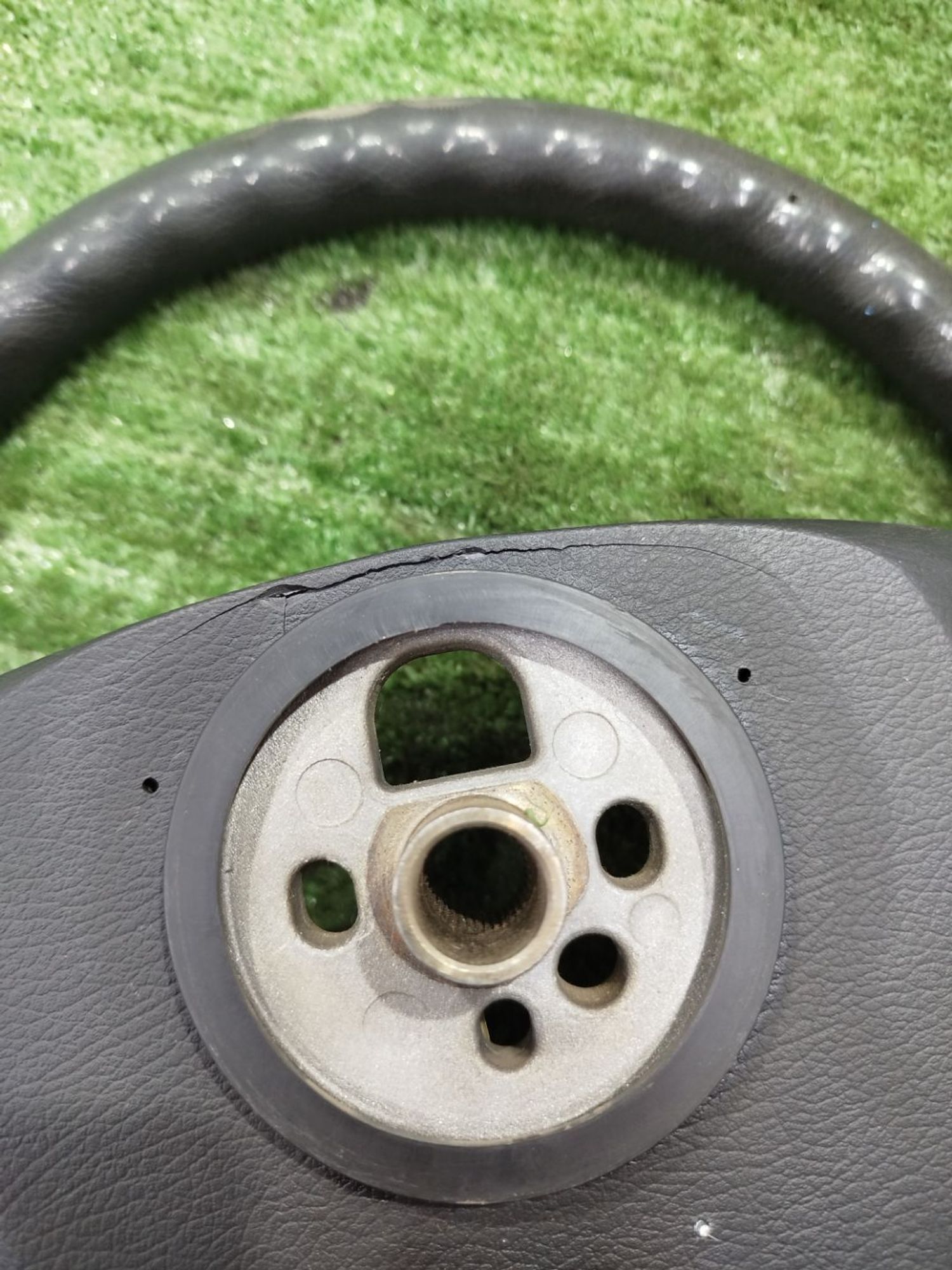 https://ycs.partsauto.market/partsauto-images/thmbs/userImages/2083c2a62fd034e59038f15de4c6b061/part/56caabaf-5589-4735-9df6-e7876c6d3615_1780055442352.jpg