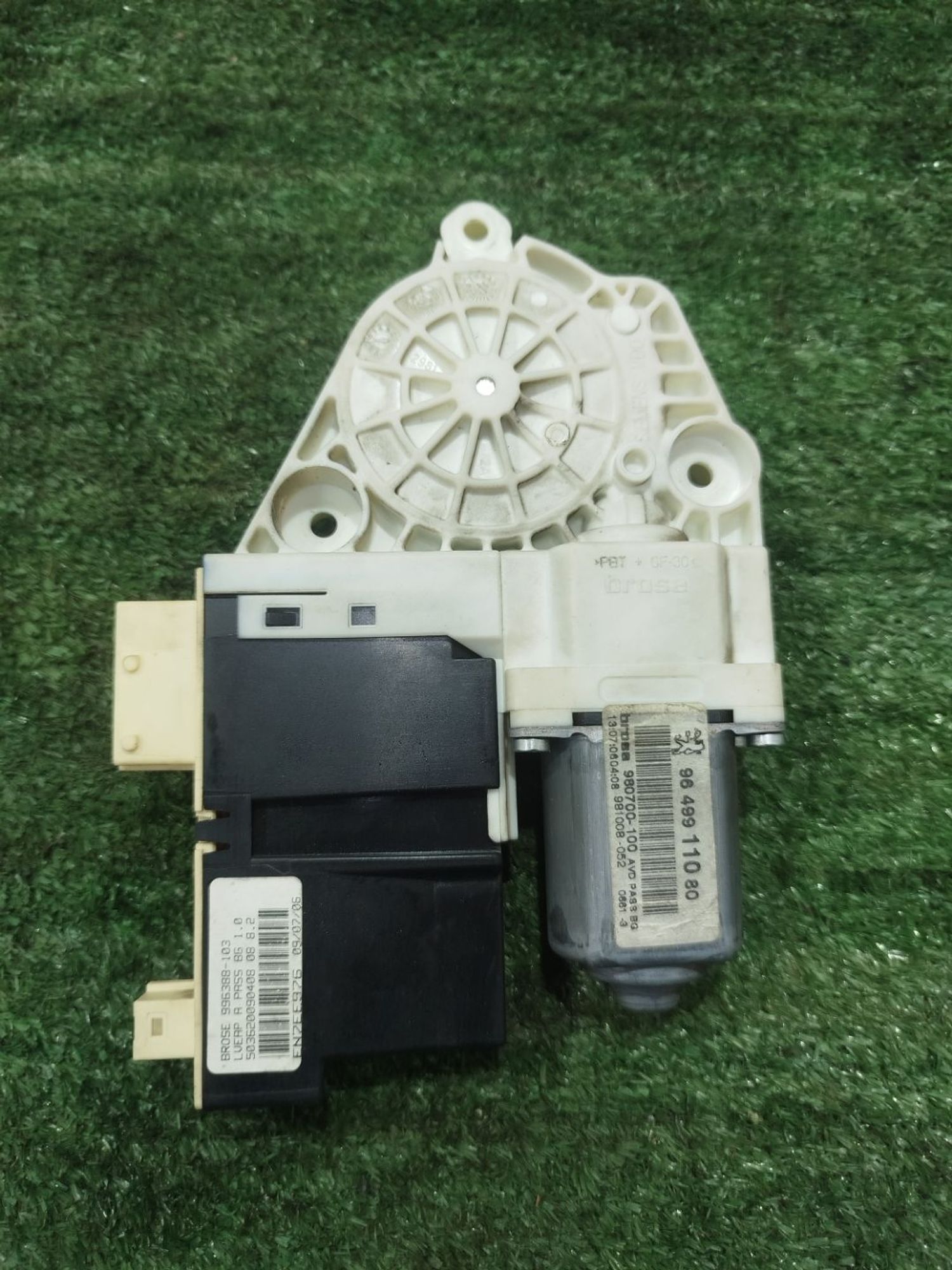 https://ycs.partsauto.market/partsauto-images/thmbs/userImages/2083c2a62fd034e59038f15de4c6b061/part/56cf765e-3b62-4ad7-93ff-4a402a8986ff_1779870249421.jpg
