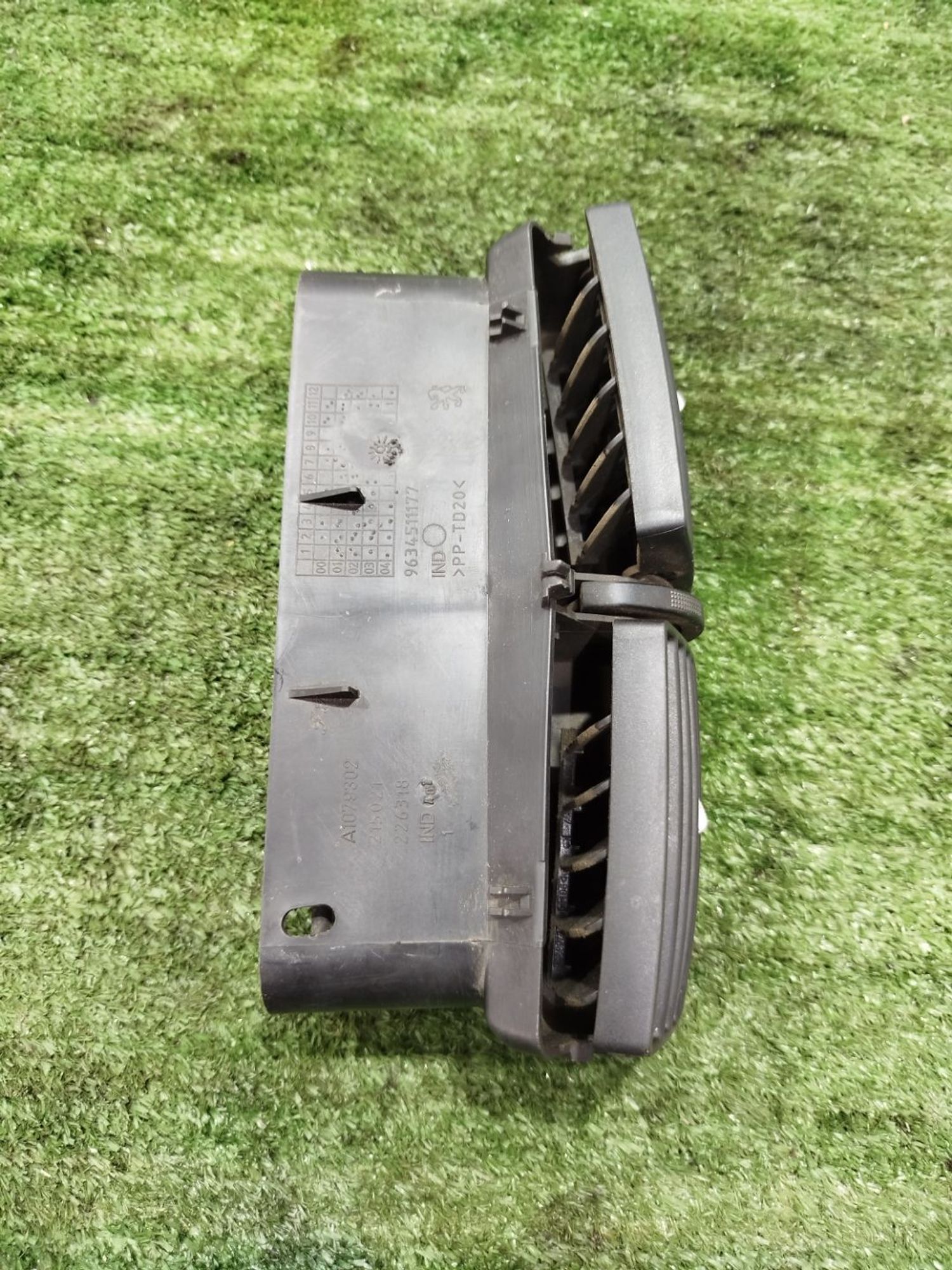 https://ycs.partsauto.market/partsauto-images/thmbs/userImages/2083c2a62fd034e59038f15de4c6b061/part/59ccce8d-f498-42d8-9fd3-a918091942fe_1779873382601.jpg