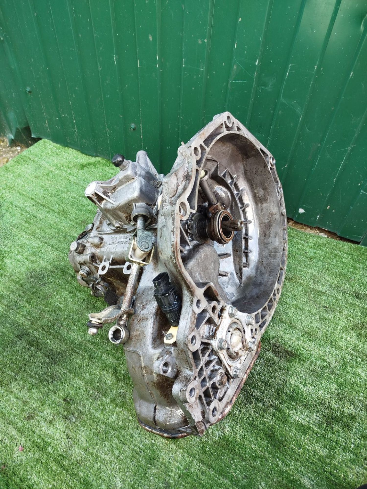 https://ycs.partsauto.market/partsauto-images/thmbs/userImages/2083c2a62fd034e59038f15de4c6b061/part/5decee50-be85-4777-9532-2de102fee862_1780045194035.jpg
