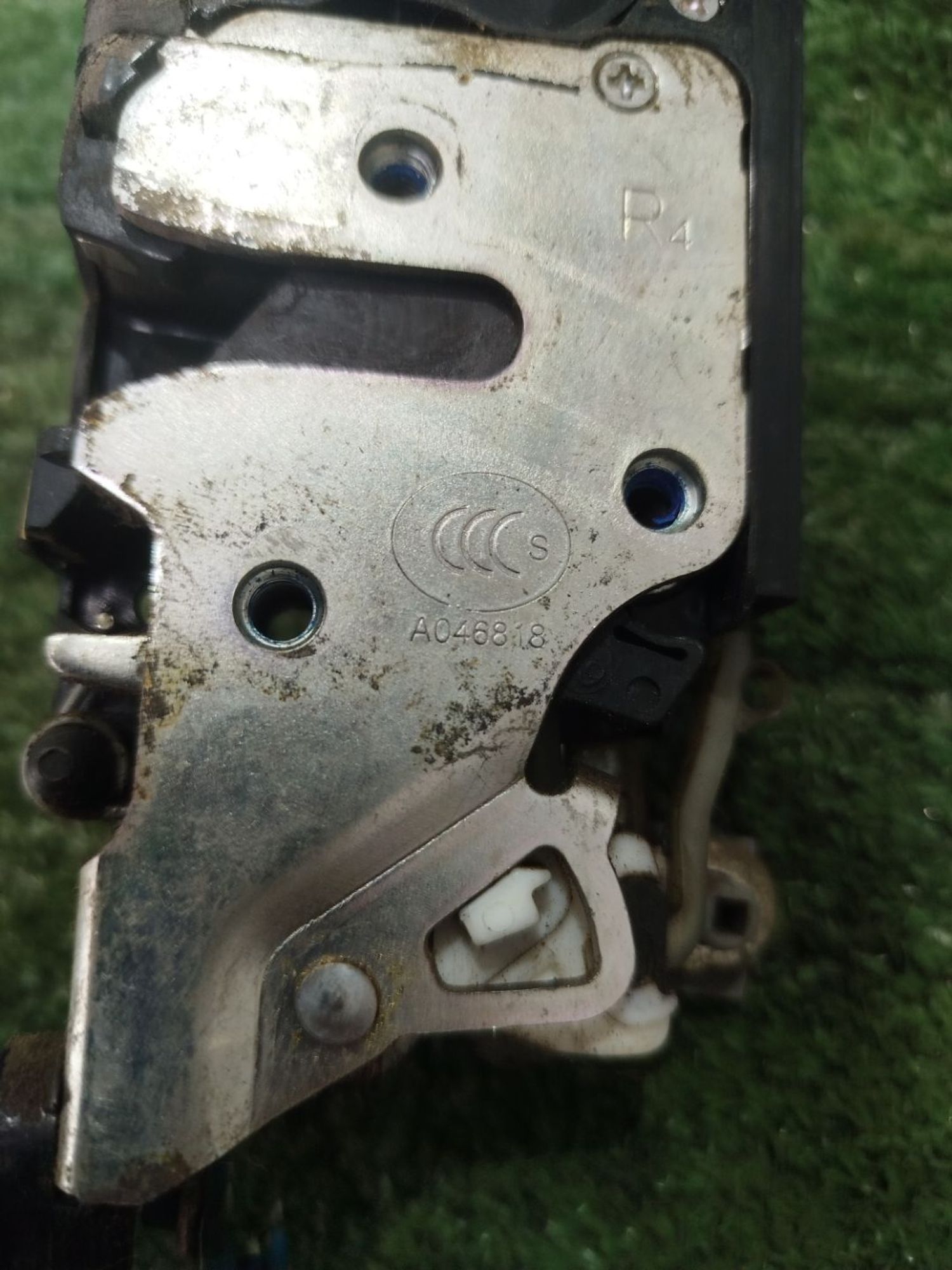 https://ycs.partsauto.market/partsauto-images/thmbs/userImages/2083c2a62fd034e59038f15de4c6b061/part/5e7d8be0-b497-481c-bcc3-743da8e881cf_1780054068991.jpg