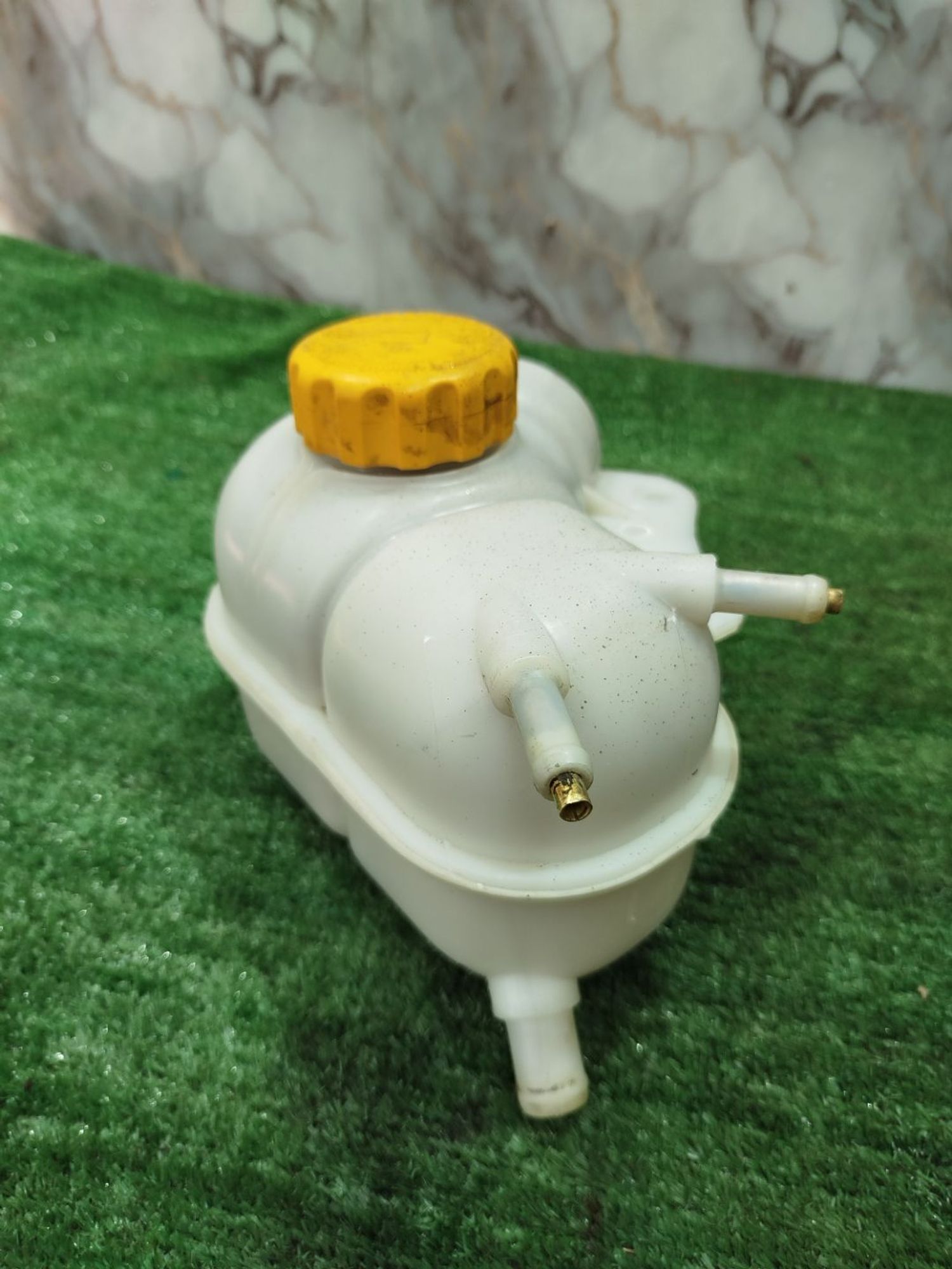 https://ycs.partsauto.market/partsauto-images/thmbs/userImages/2083c2a62fd034e59038f15de4c6b061/part/5f38e0a7-cc5f-4adf-be6a-f0a3b36299d8_1780048365326.jpg