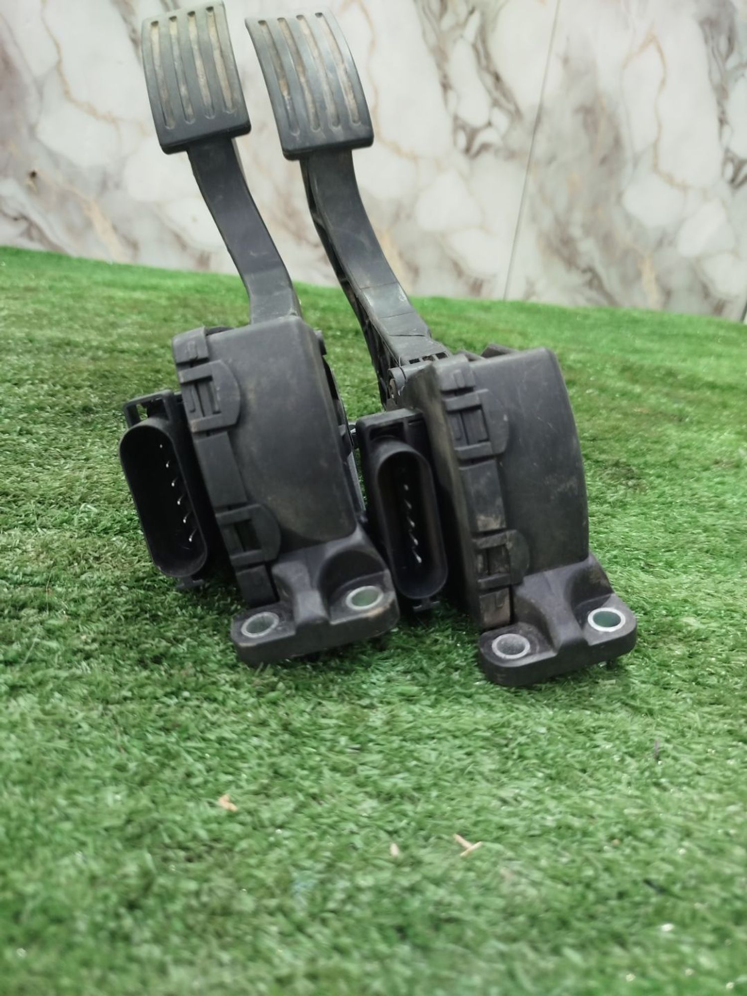 https://ycs.partsauto.market/partsauto-images/thmbs/userImages/2083c2a62fd034e59038f15de4c6b061/part/5fb95f53-26b9-4734-a565-13e509ff9249_1785683099914.jpg