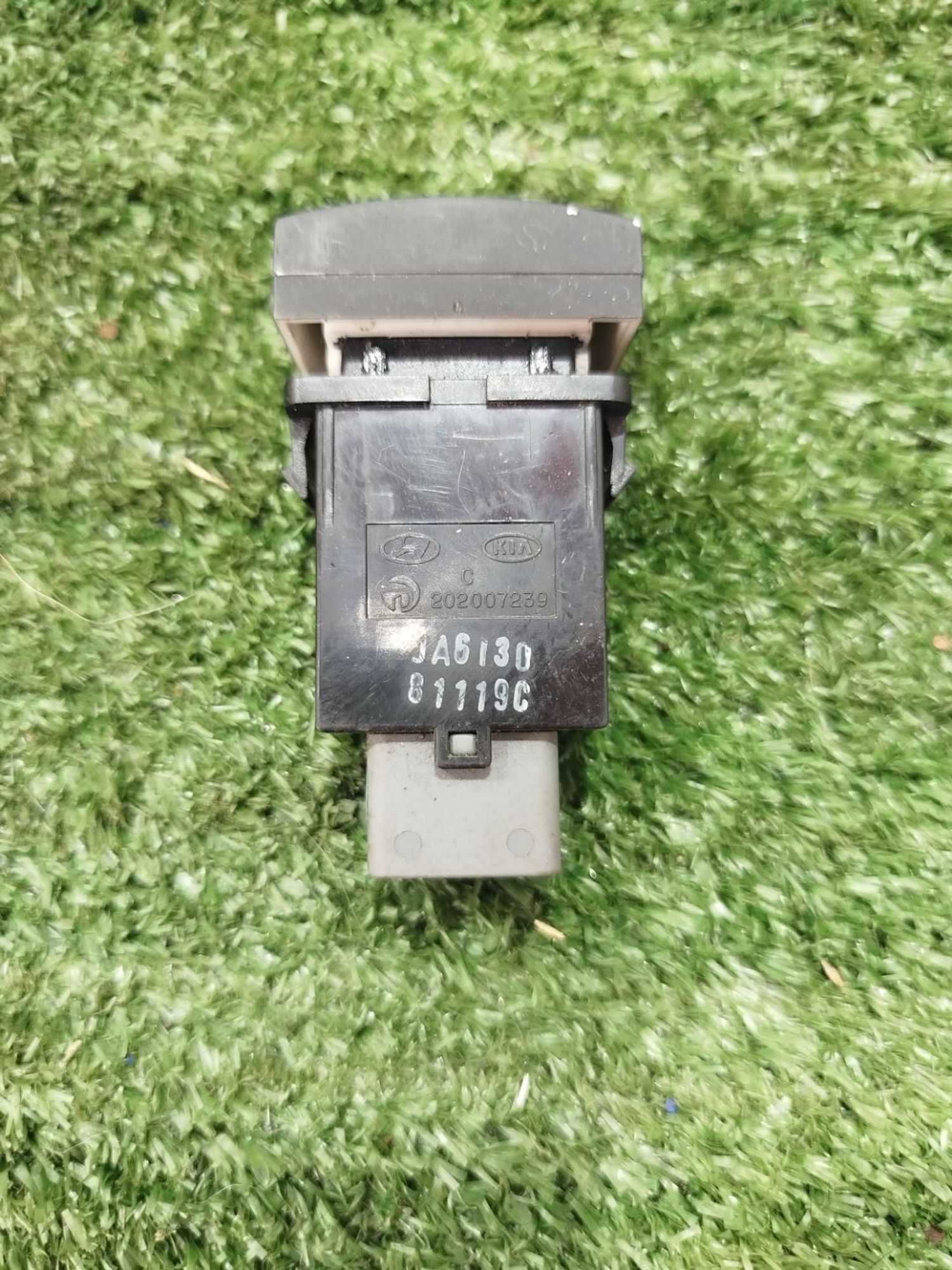 https://ycs.partsauto.market/partsauto-images/thmbs/userImages/2083c2a62fd034e59038f15de4c6b061/part/60a70342-aaeb-4f8d-962e-5dbc42346141_1784804112999.jpg
