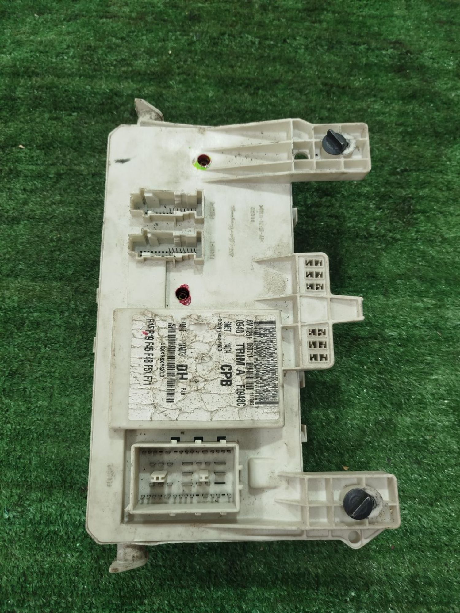https://ycs.partsauto.market/partsauto-images/thmbs/userImages/2083c2a62fd034e59038f15de4c6b061/part/6393653d-9be7-409c-a092-859339a1e5b8_1785782287906.jpg