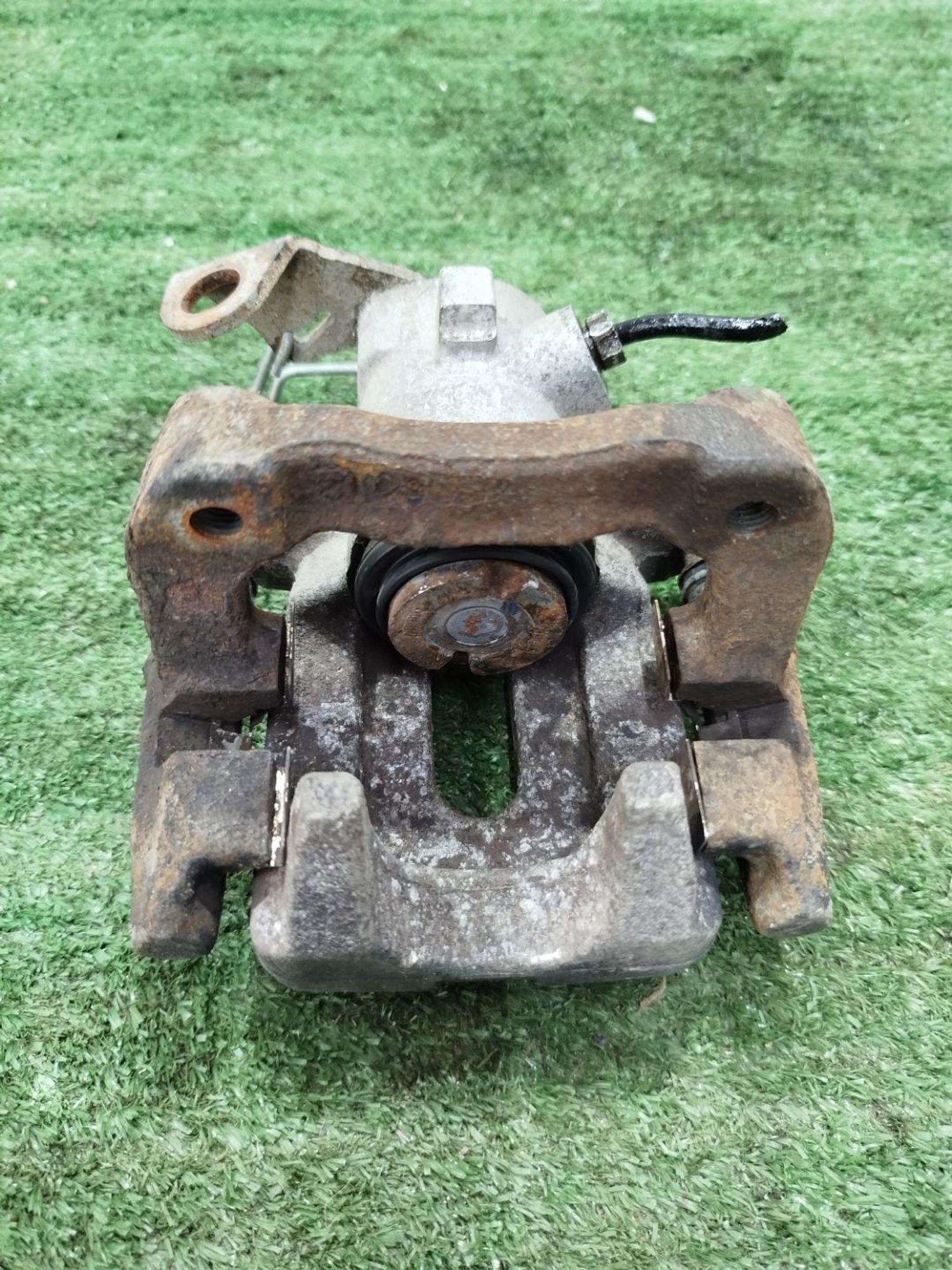 https://ycs.partsauto.market/partsauto-images/thmbs/userImages/2083c2a62fd034e59038f15de4c6b061/part/6444670a-ec5c-41e5-a175-e764f09f99c1_1779127479887.jpg