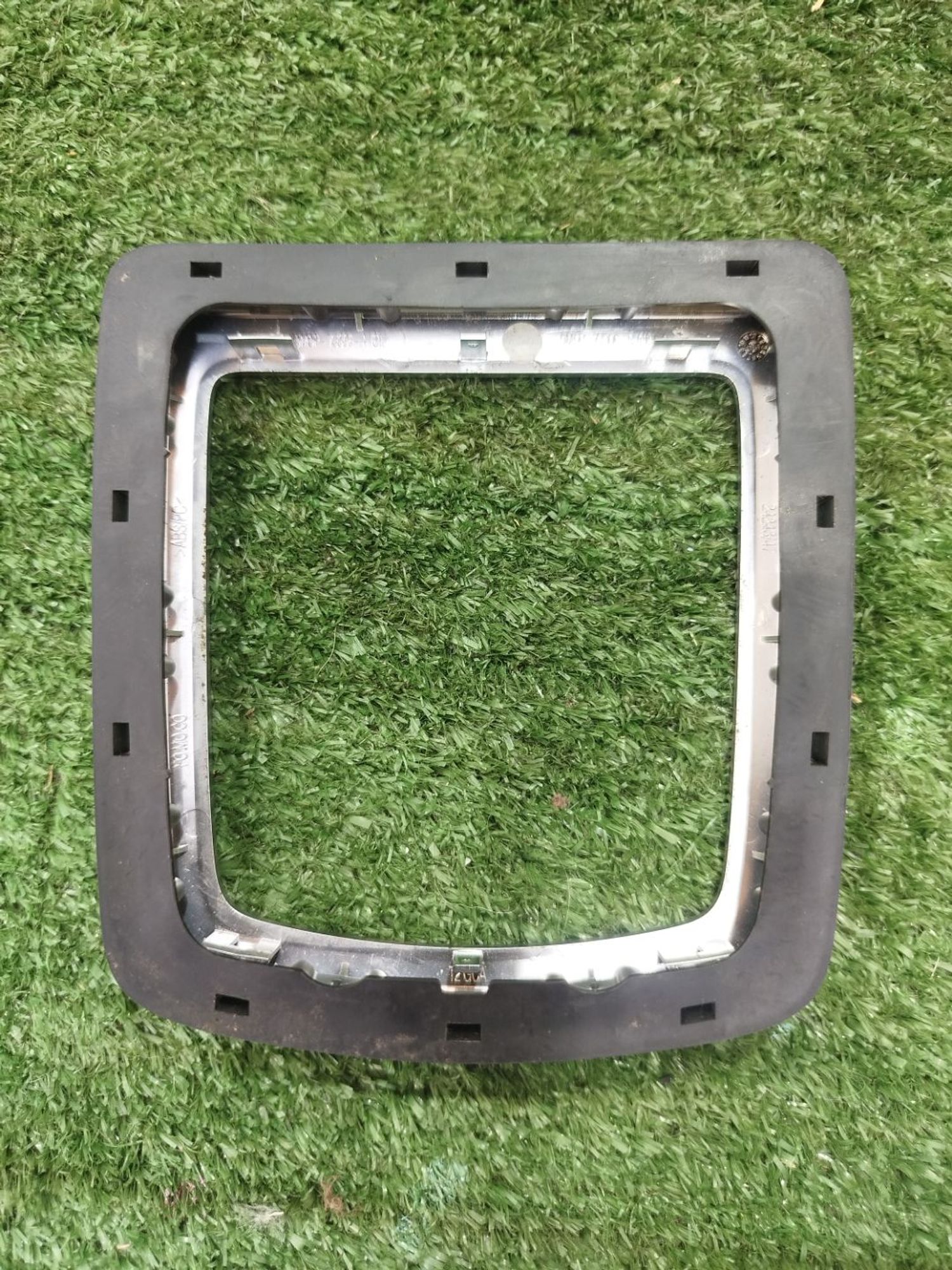 https://ycs.partsauto.market/partsauto-images/thmbs/userImages/2083c2a62fd034e59038f15de4c6b061/part/7dbc27eb-894c-4ee2-8017-2cec4b224ef7_1785756469545.jpg