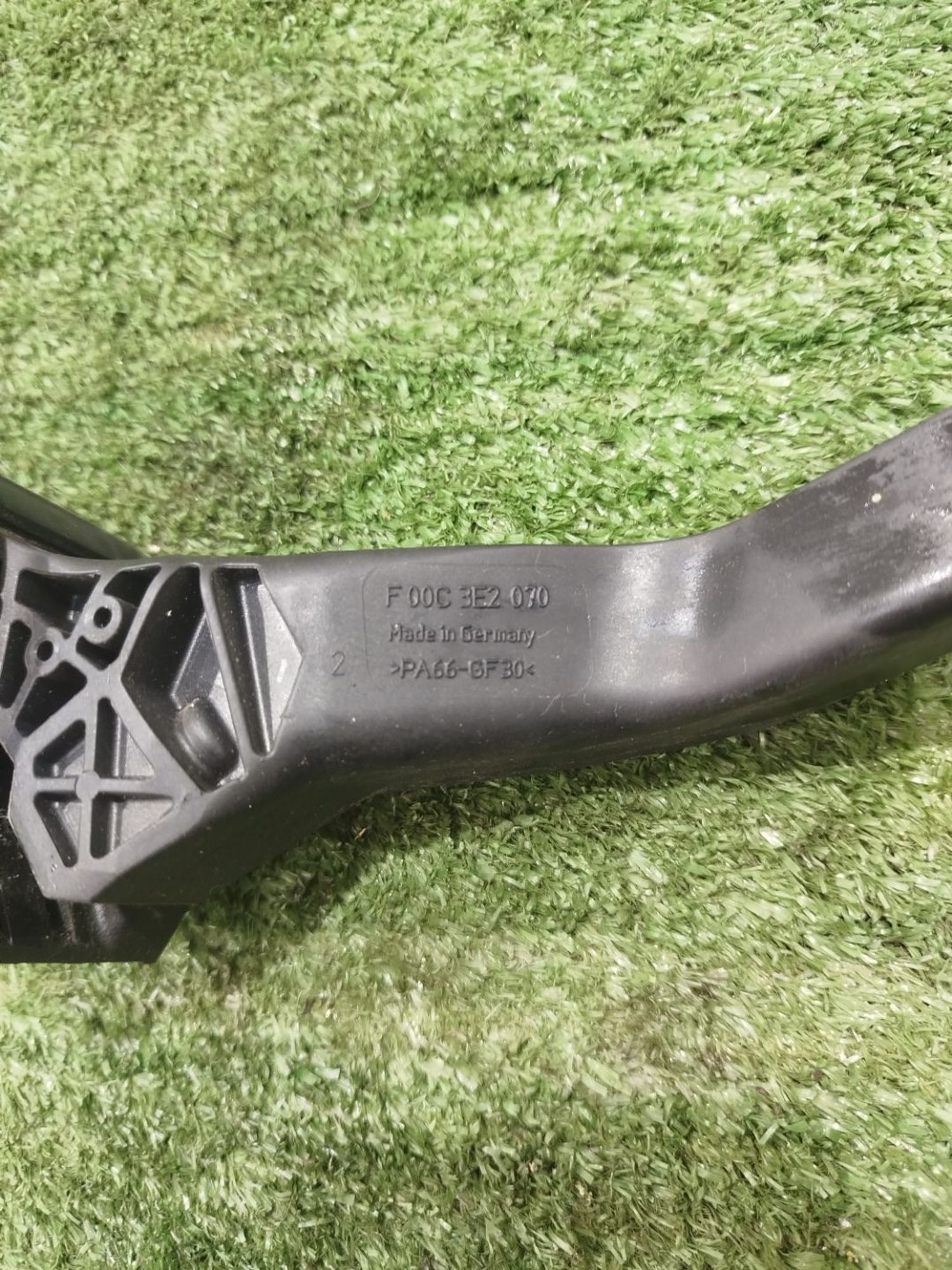 https://ycs.partsauto.market/partsauto-images/thmbs/userImages/2083c2a62fd034e59038f15de4c6b061/part/8985222b-87a9-4c7c-9e43-8be19b01c33d_1779554291718.jpg
