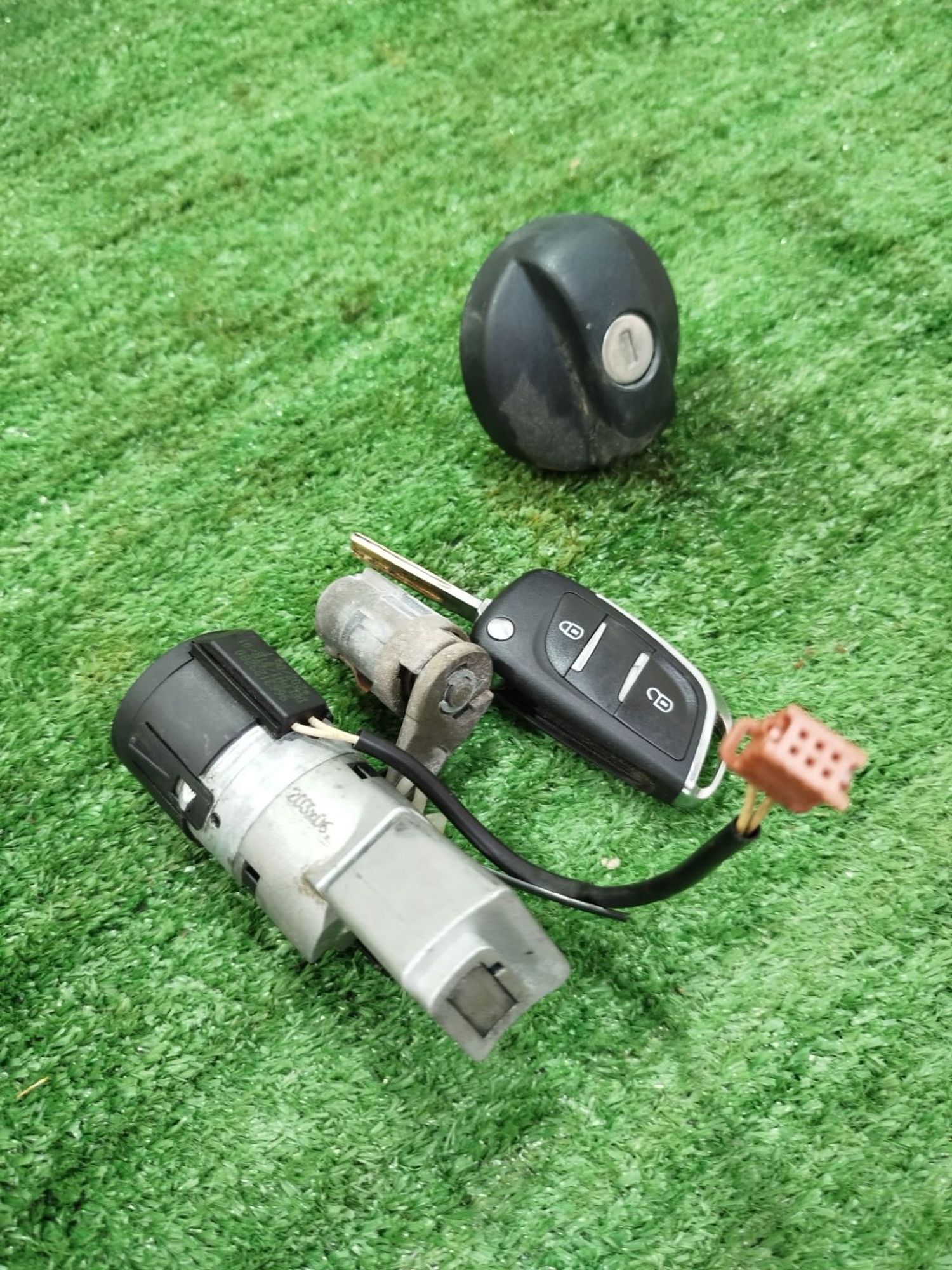 https://ycs.partsauto.market/partsauto-images/thmbs/userImages/2083c2a62fd034e59038f15de4c6b061/part/8b6a285b-3eb9-4b28-9397-2932839bf6b2_1781091464429.jpg