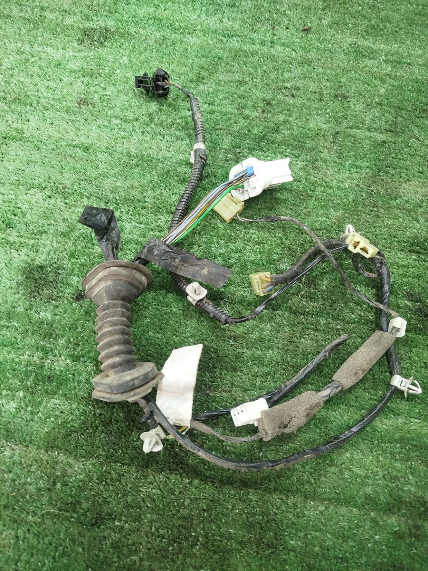 https://ycs.partsauto.market/partsauto-images/thmbs/userImages/2083c2a62fd034e59038f15de4c6b061/part/8d61a46b-5c71-473c-9c56-02d09f700f20_1780051462524.jpg