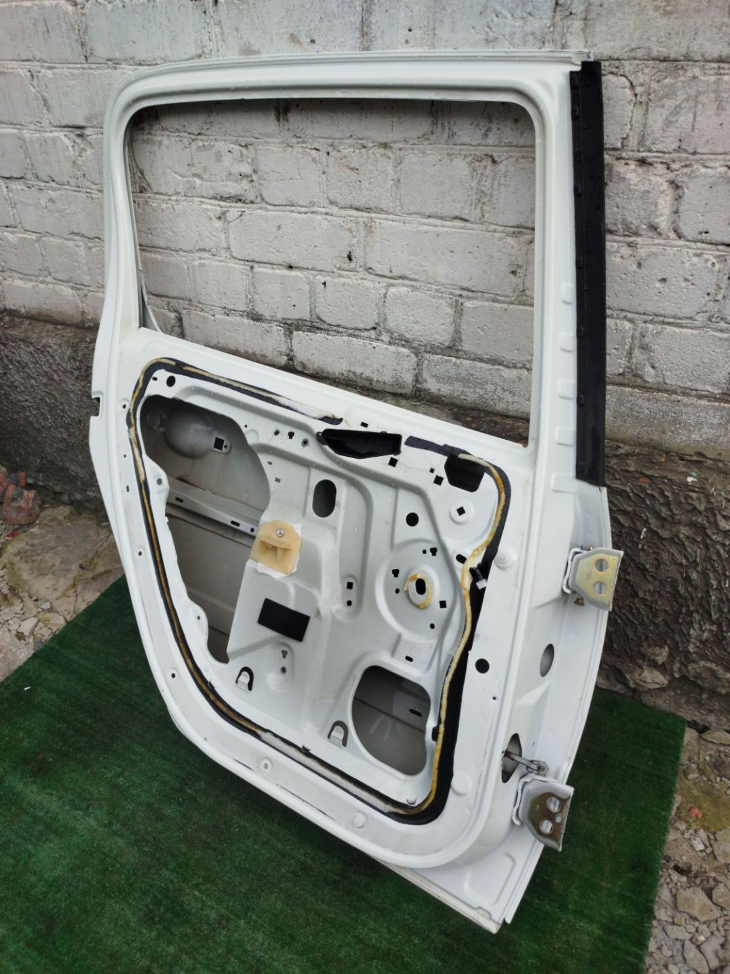 https://ycs.partsauto.market/partsauto-images/thmbs/userImages/2083c2a62fd034e59038f15de4c6b061/part/98f18850-4db7-4a7b-b9a9-1aff552c3853_1779369805512.jpg
