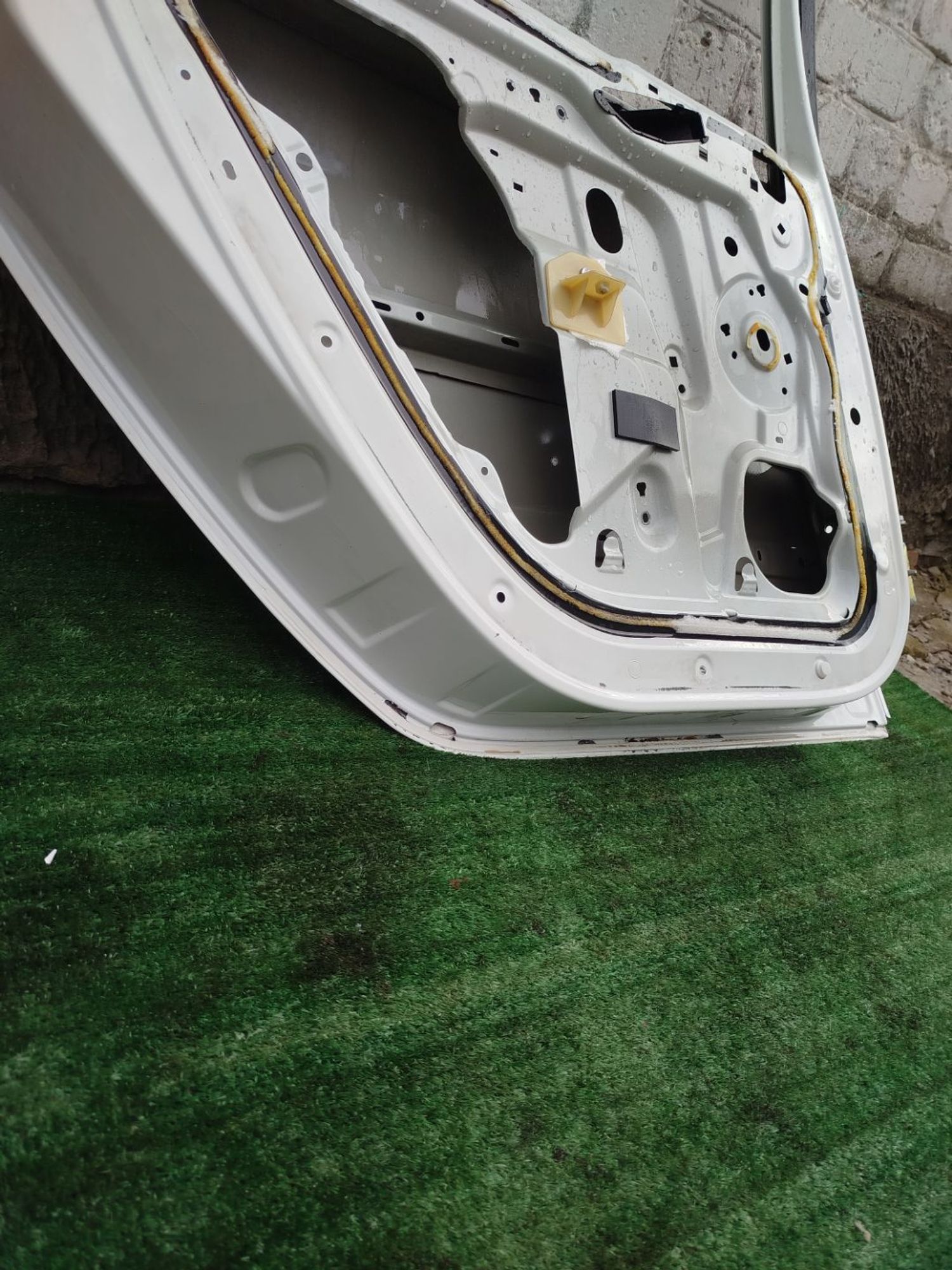 https://ycs.partsauto.market/partsauto-images/thmbs/userImages/2083c2a62fd034e59038f15de4c6b061/part/99268682-9c58-4ec0-8dd9-3b84c6c4f6f4_1779369800772.jpg