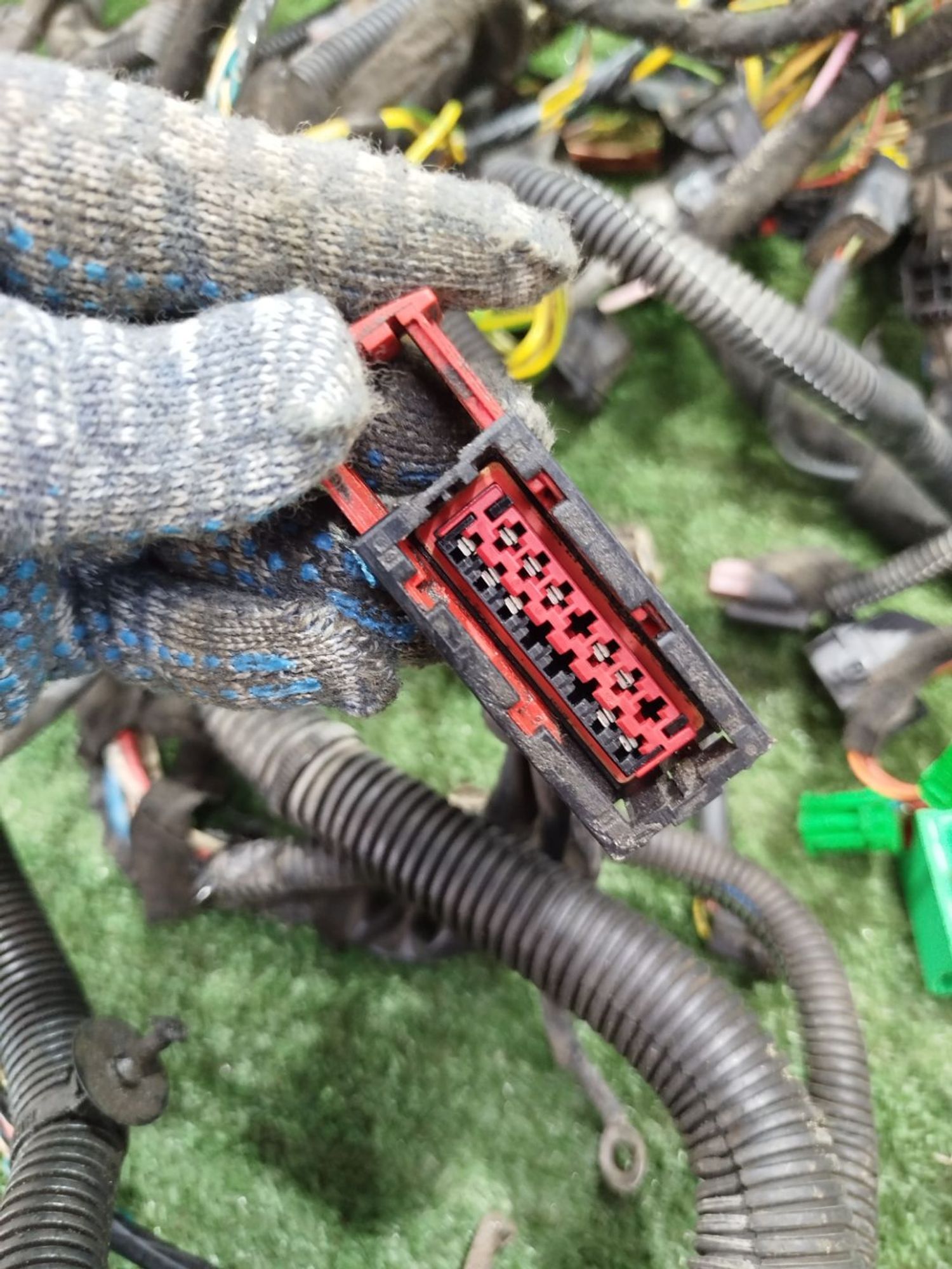 https://ycs.partsauto.market/partsauto-images/thmbs/userImages/2083c2a62fd034e59038f15de4c6b061/part/9b431239-61af-44f2-bfb3-b3a10f1d7bdc_1779093349734.jpg