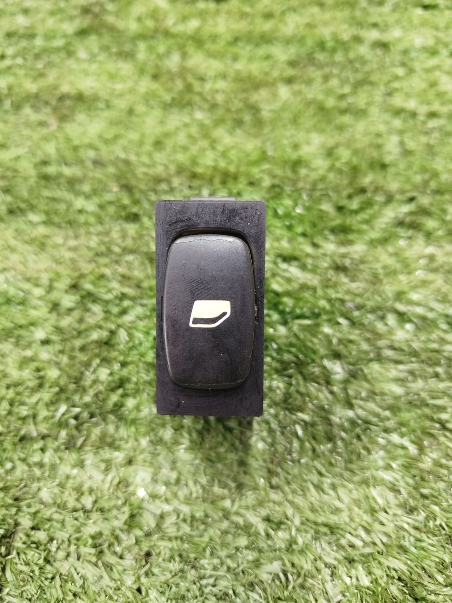 https://ycs.partsauto.market/partsauto-images/thmbs/userImages/2083c2a62fd034e59038f15de4c6b061/part/9e571137-89a8-45d1-b55c-b31a36d92eff_1779370909794.jpg