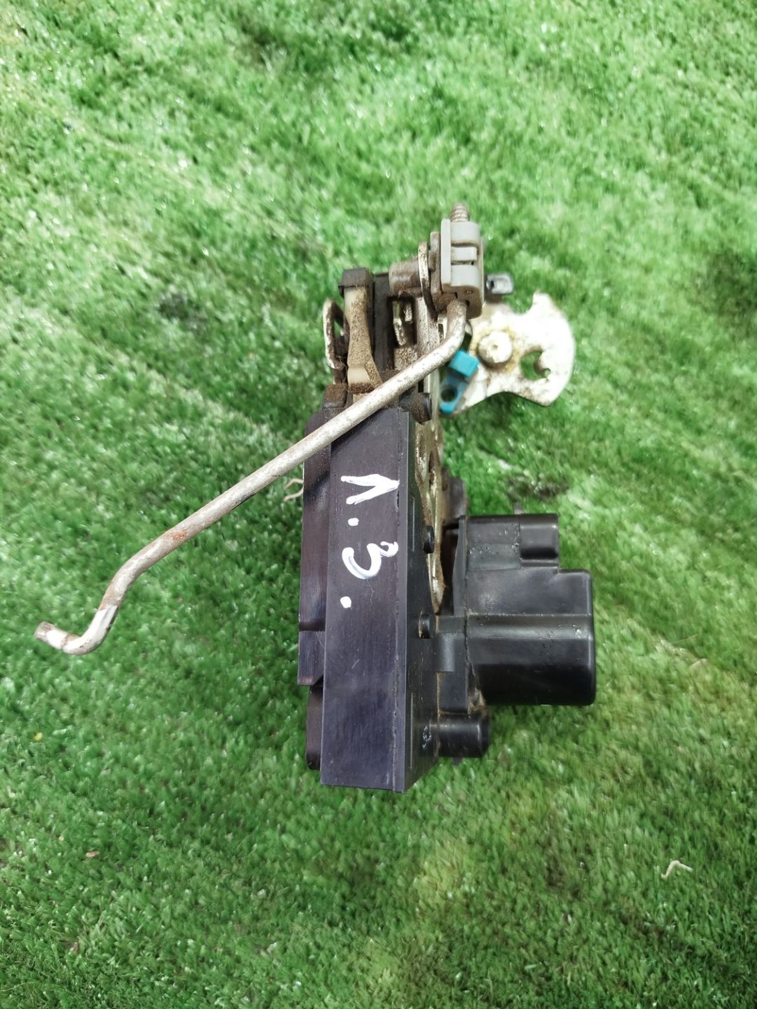 https://ycs.partsauto.market/partsauto-images/thmbs/userImages/2083c2a62fd034e59038f15de4c6b061/part/a170fa77-53f6-45a3-8aa2-6a64a6929521_1780054192993.jpg