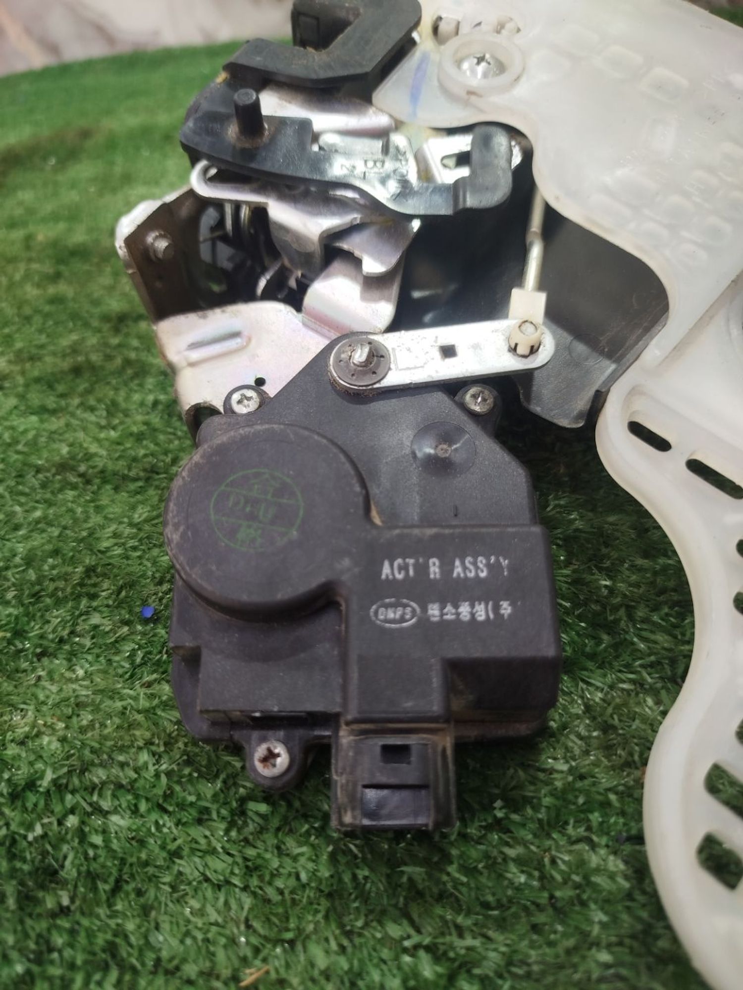 https://ycs.partsauto.market/partsauto-images/thmbs/userImages/2083c2a62fd034e59038f15de4c6b061/part/a75f338f-1923-433e-a051-f32cfd57e3bc_1784807190269.jpg