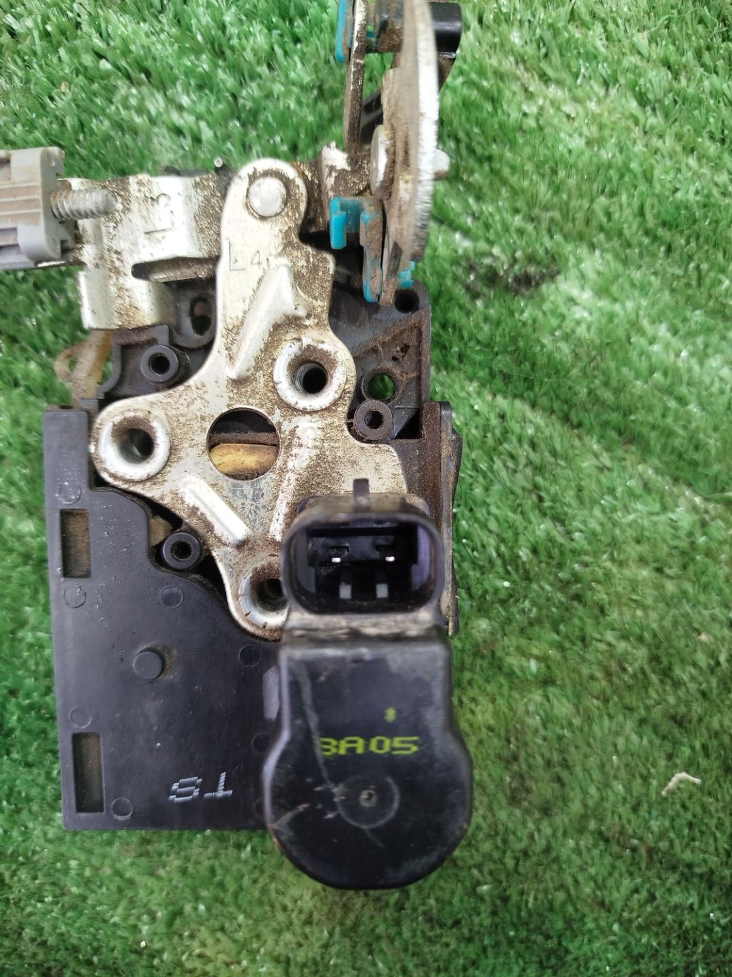 https://ycs.partsauto.market/partsauto-images/thmbs/userImages/2083c2a62fd034e59038f15de4c6b061/part/ae208a44-00db-419f-a872-81a27fd93253_1780054225811.jpg