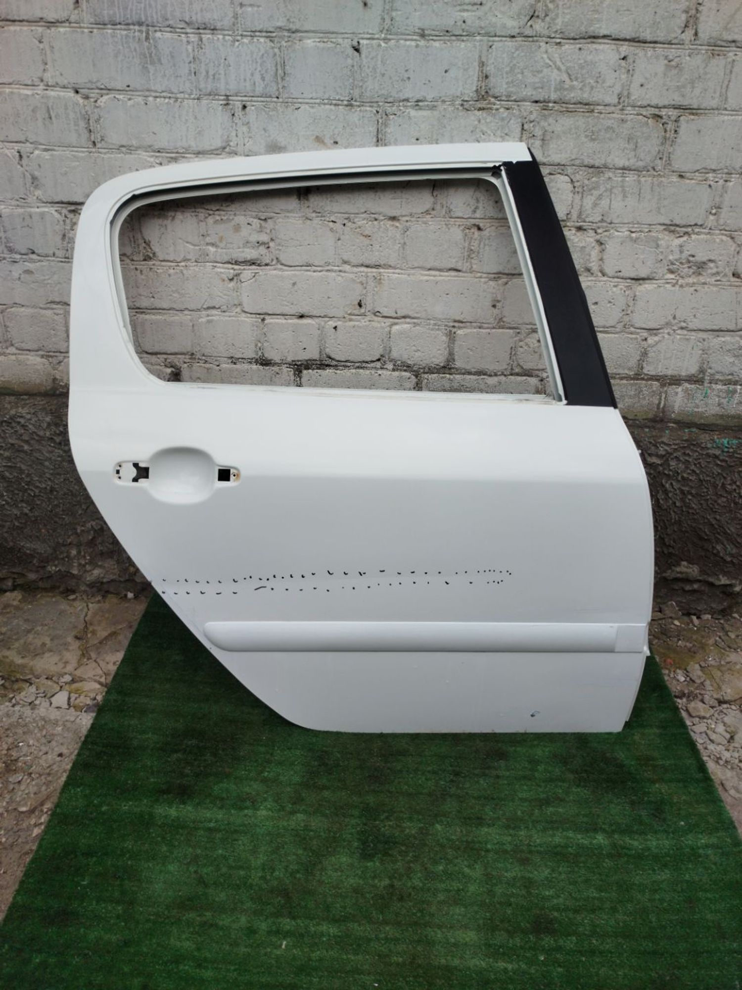https://ycs.partsauto.market/partsauto-images/thmbs/userImages/2083c2a62fd034e59038f15de4c6b061/part/afc43314-a7ca-4810-ba83-a5247e42a447_1779369843320.jpg