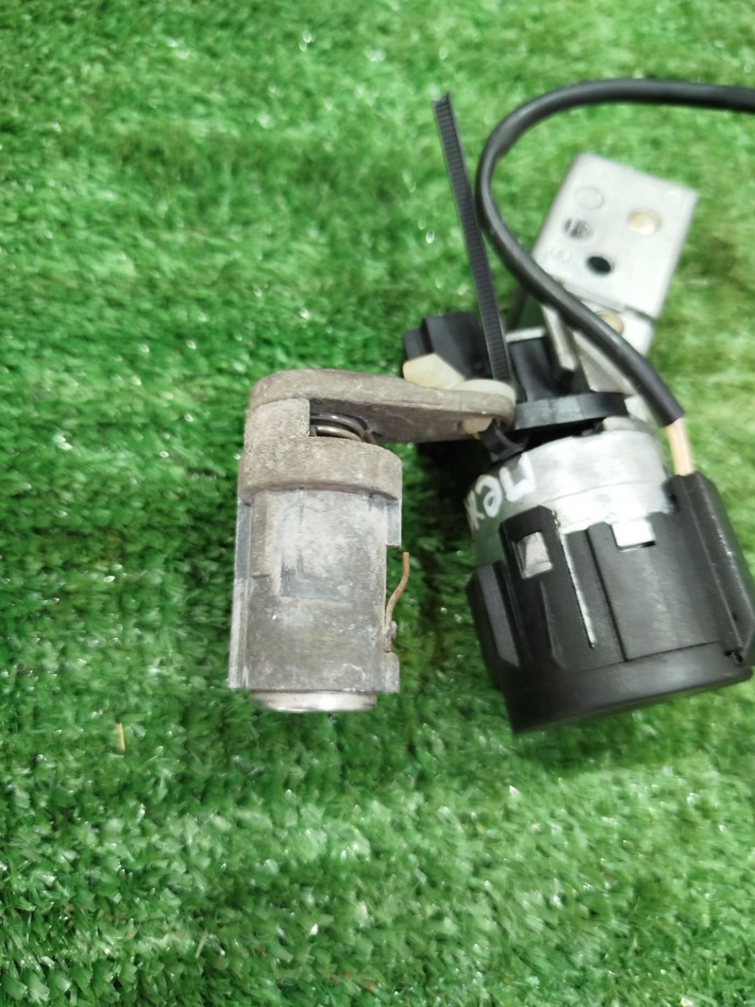 https://ycs.partsauto.market/partsauto-images/thmbs/userImages/2083c2a62fd034e59038f15de4c6b061/part/b9cdd84d-eb35-460a-82e9-0eec5366e7e7_1781091456194.jpg
