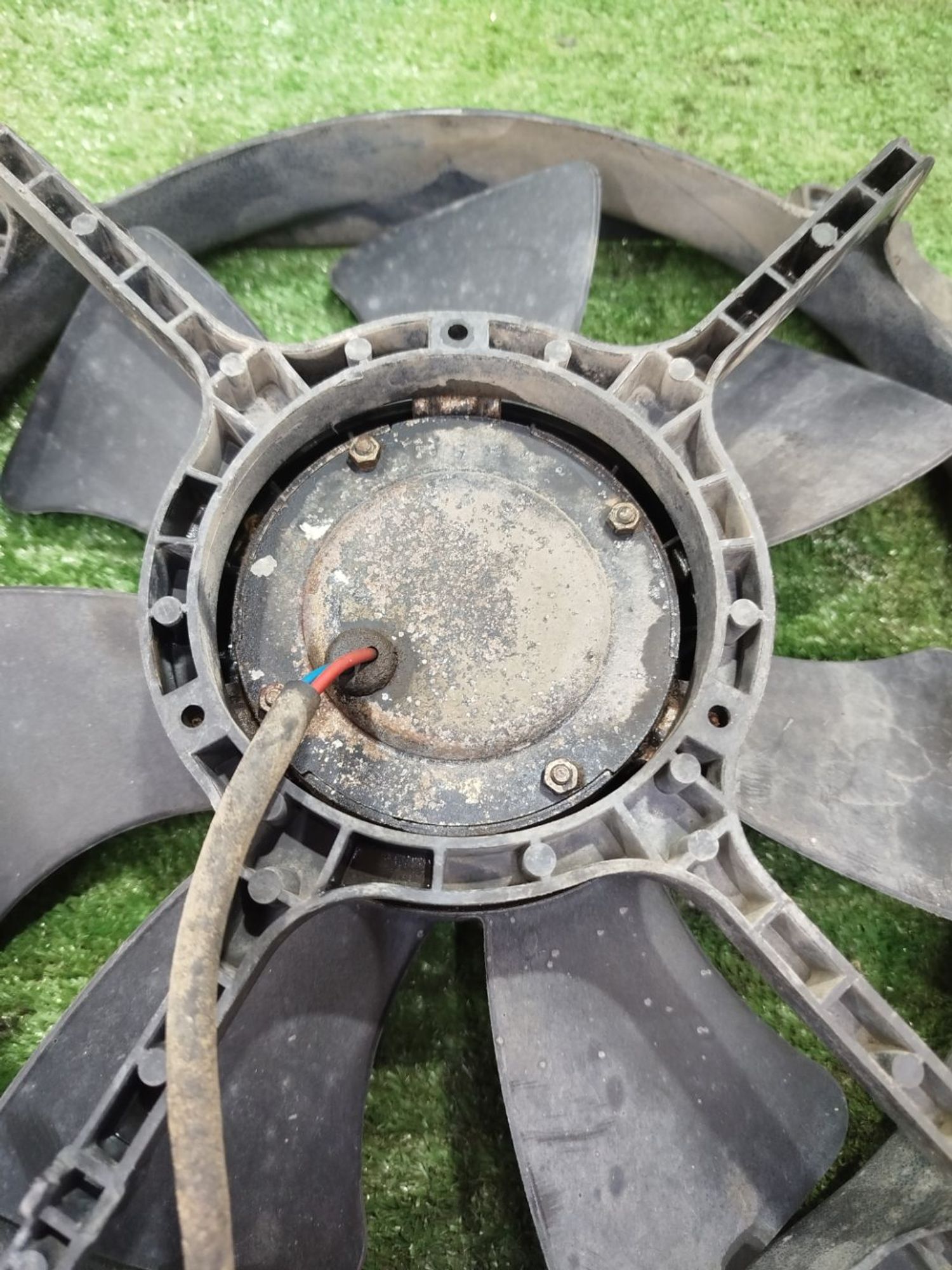 https://ycs.partsauto.market/partsauto-images/thmbs/userImages/2083c2a62fd034e59038f15de4c6b061/part/bbdc848b-a624-4734-bbb5-7e41e6b19481_1780056327011.jpg
