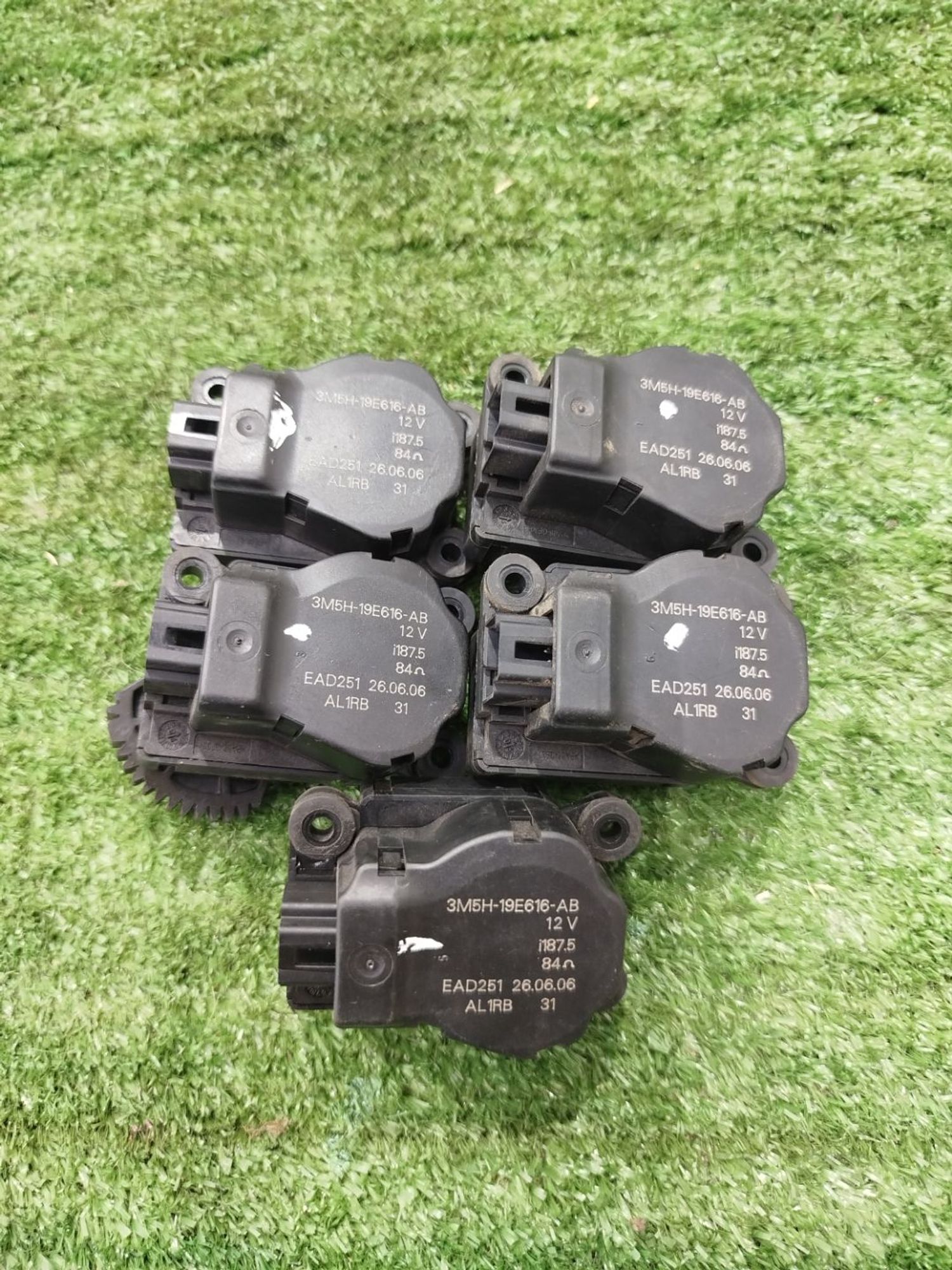 https://ycs.partsauto.market/partsauto-images/thmbs/userImages/2083c2a62fd034e59038f15de4c6b061/part/bc99ad7d-50d3-45b3-9259-3d1ecf6b962e_1785685851564.jpg