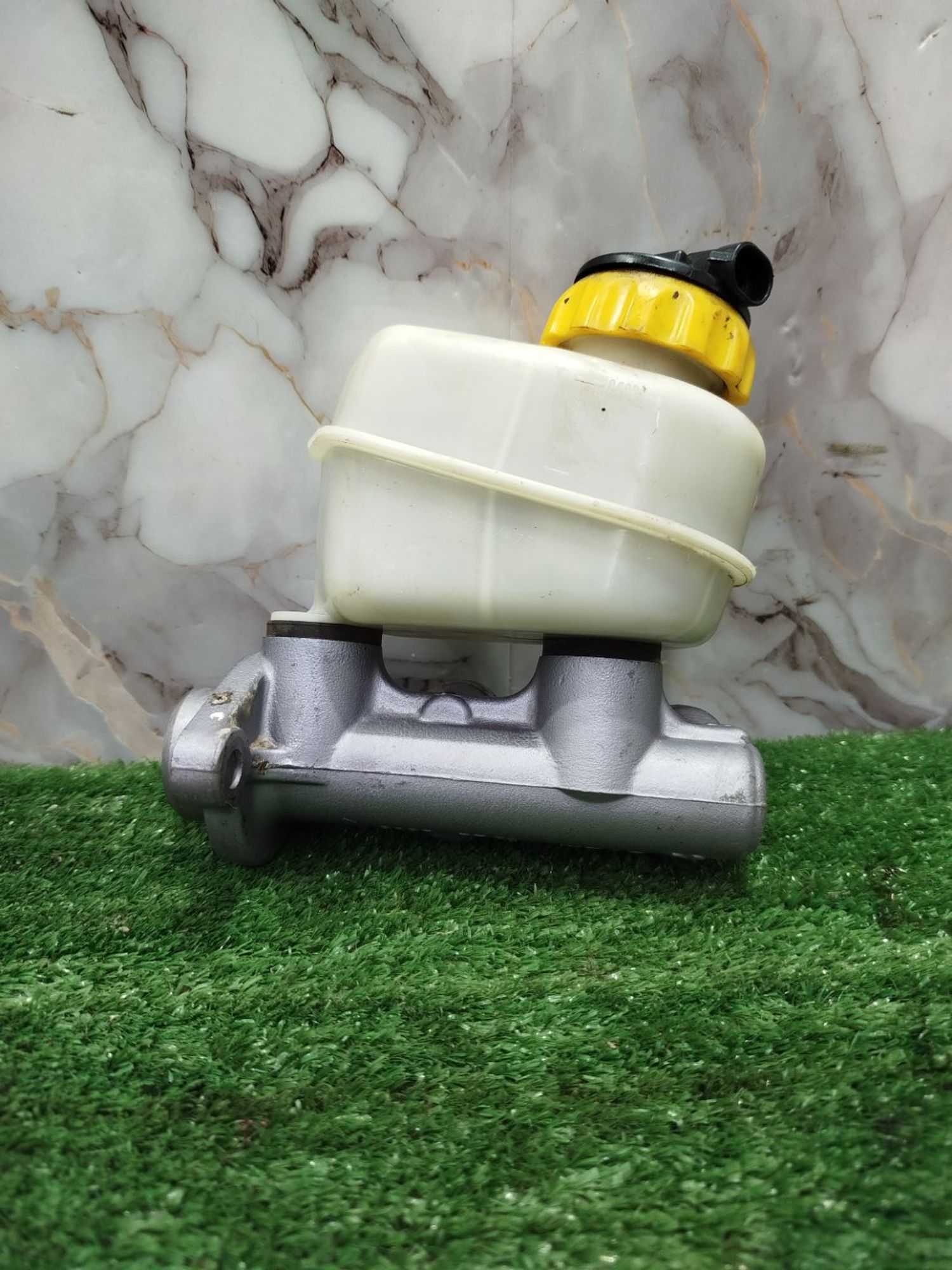 https://ycs.partsauto.market/partsauto-images/thmbs/userImages/2083c2a62fd034e59038f15de4c6b061/part/bf748ead-5156-4ed6-bfcc-c66b98826756_1781086485022.jpg