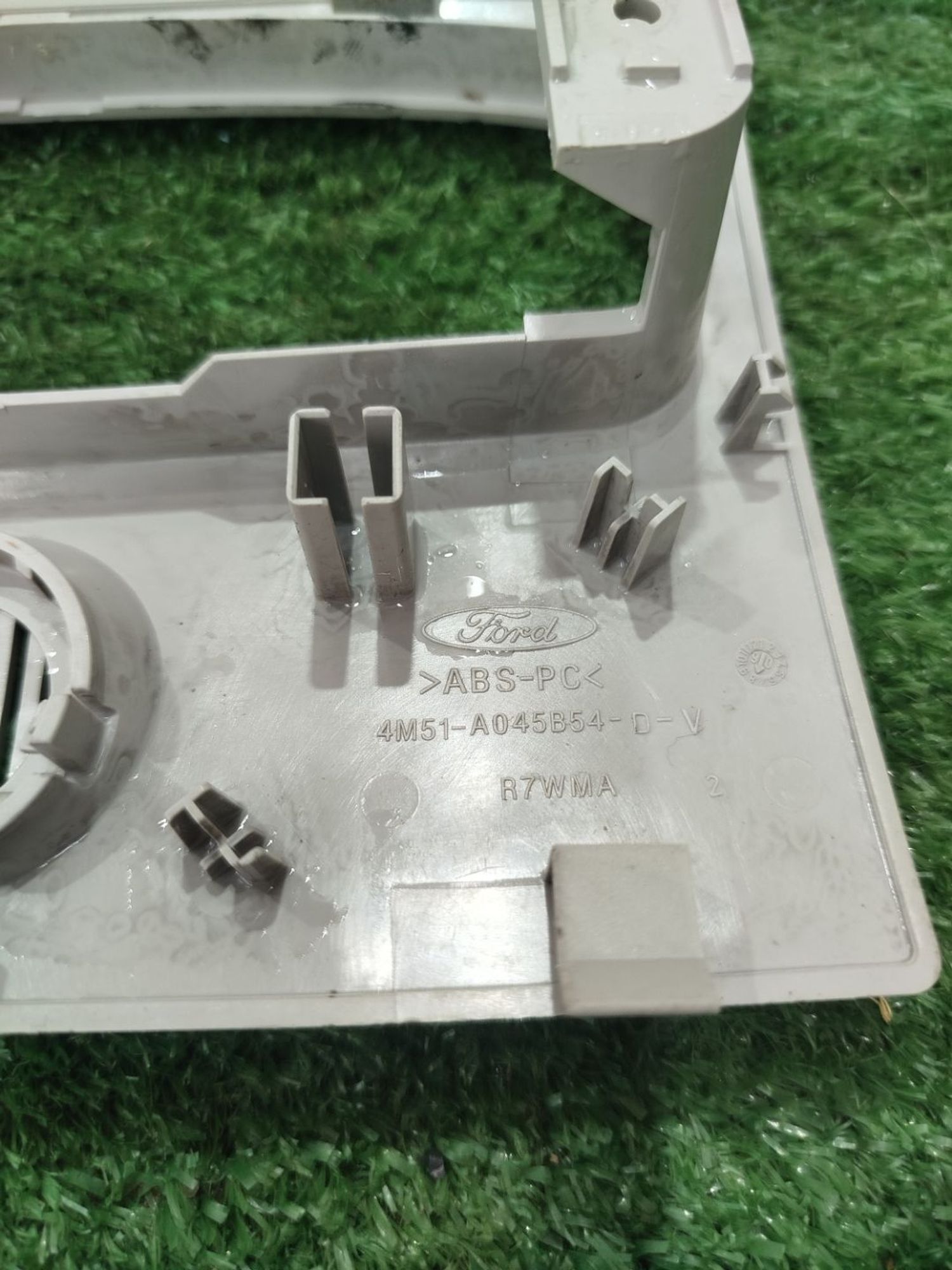 https://ycs.partsauto.market/partsauto-images/thmbs/userImages/2083c2a62fd034e59038f15de4c6b061/part/c0dae994-99b4-4810-96e7-6be5fe35cf22_1785782955132.jpg