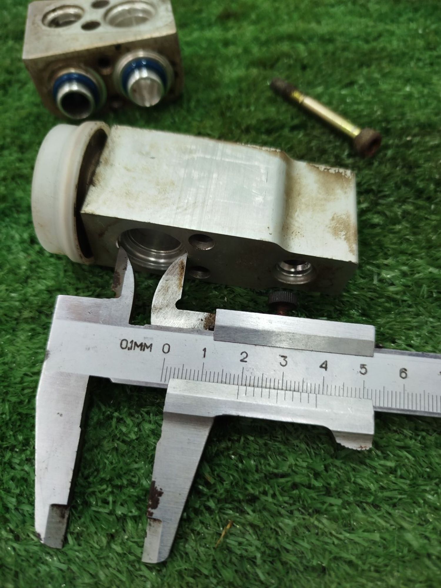 https://ycs.partsauto.market/partsauto-images/thmbs/userImages/2083c2a62fd034e59038f15de4c6b061/part/c0f7ec5e-450b-49f8-8a4a-a4ea9e59af8b_1782075768557.jpg