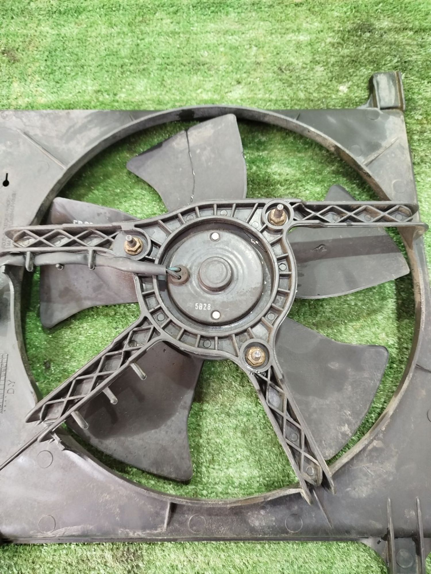 https://ycs.partsauto.market/partsauto-images/thmbs/userImages/2083c2a62fd034e59038f15de4c6b061/part/c1ca041f-ba99-446d-b0ee-eb0d16c4c4b6_1782077766012.jpg