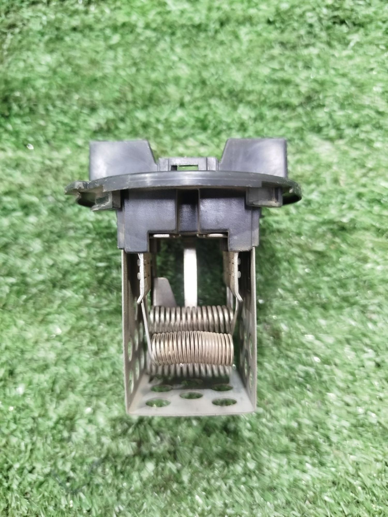 https://ycs.partsauto.market/partsauto-images/thmbs/userImages/2083c2a62fd034e59038f15de4c6b061/part/c37e7b36-0ac7-47f6-95cc-864c4a05ca0f_1779876832246.jpg
