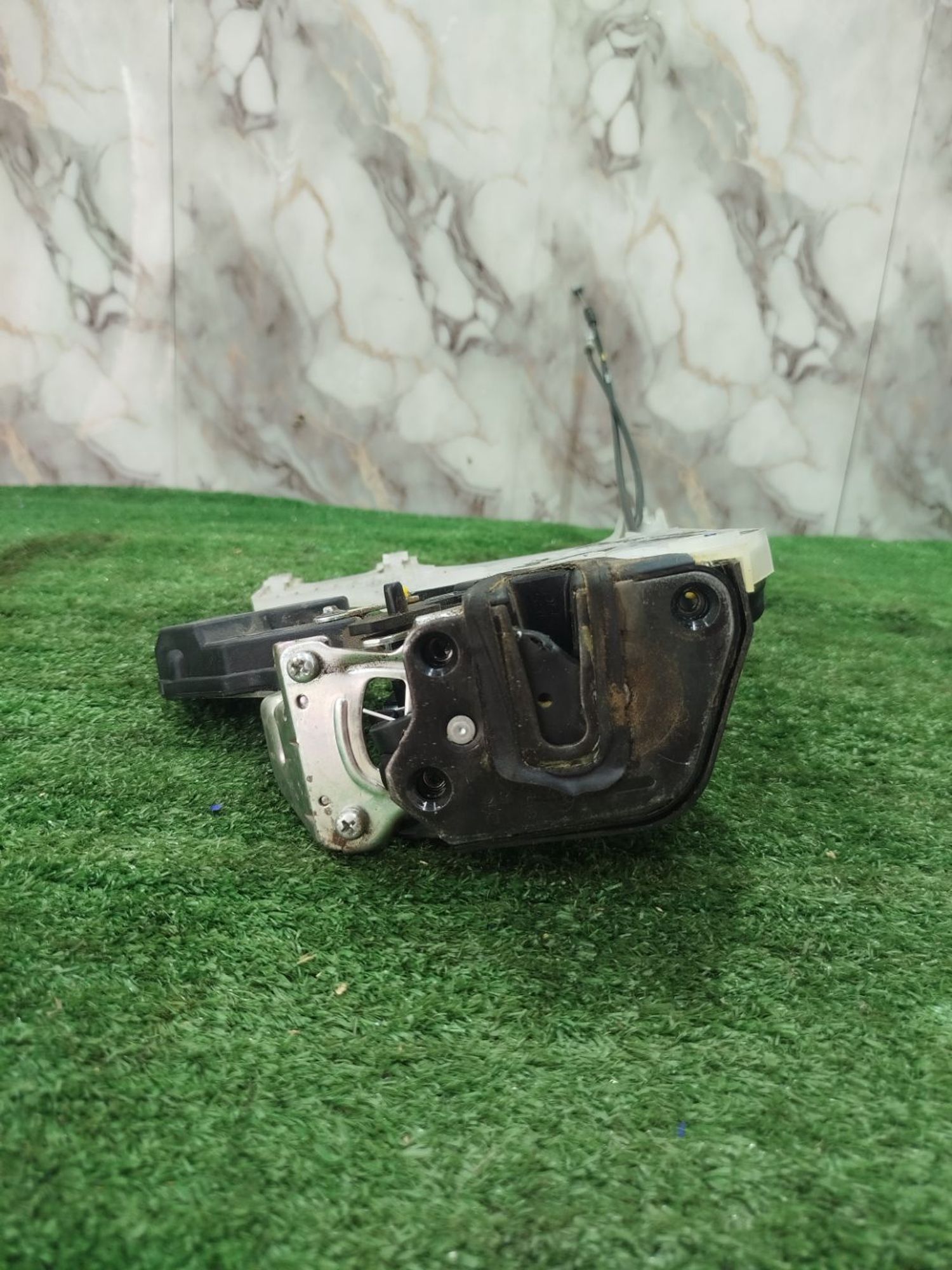 https://ycs.partsauto.market/partsauto-images/thmbs/userImages/2083c2a62fd034e59038f15de4c6b061/part/c5bef02b-3750-4fc4-84e2-40c32e70b33c_1784807644245.jpg