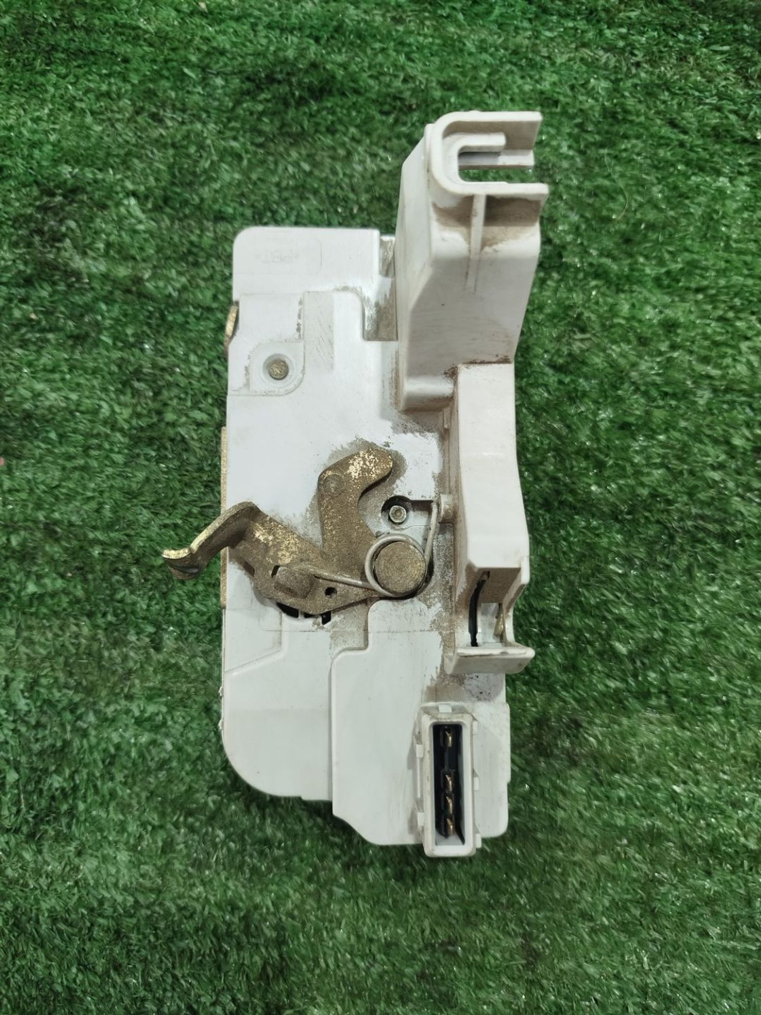 https://ycs.partsauto.market/partsauto-images/thmbs/userImages/2083c2a62fd034e59038f15de4c6b061/part/ca89d999-48e2-44b1-b71c-c1a71620266b_1779369323247.jpg