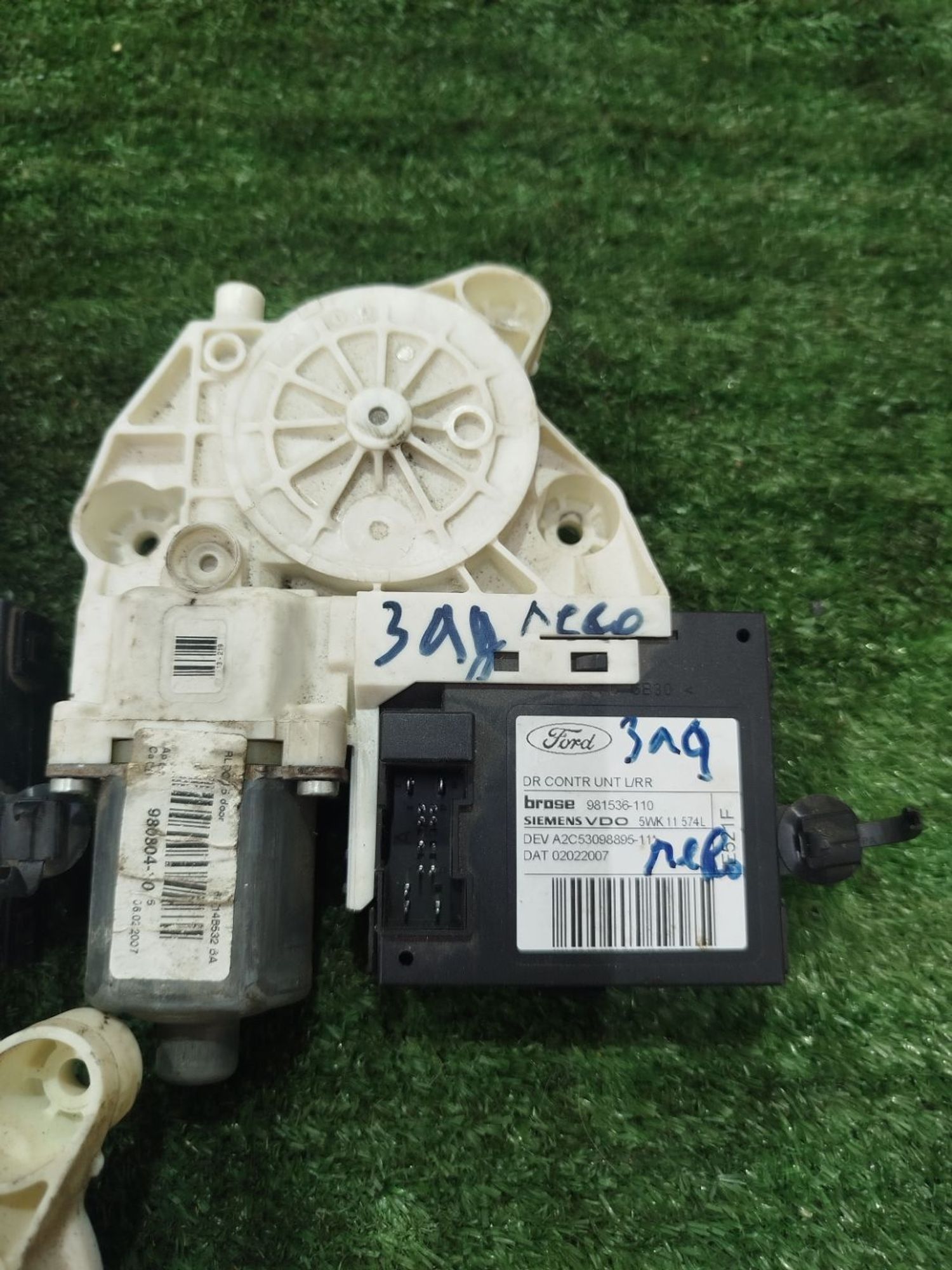 https://ycs.partsauto.market/partsauto-images/thmbs/userImages/2083c2a62fd034e59038f15de4c6b061/part/ceb8623b-057c-4f81-8ad5-565f54890bb7_1785753141788.jpg