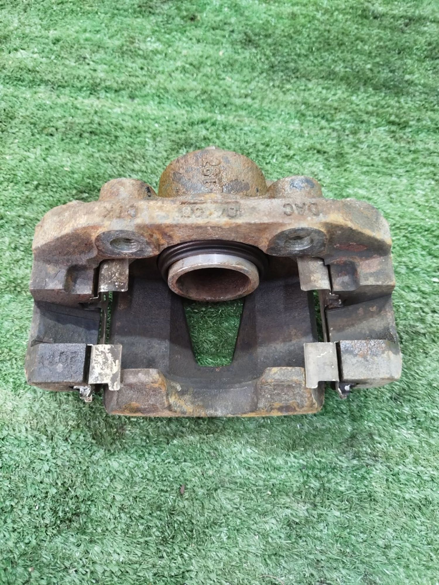 https://ycs.partsauto.market/partsauto-images/thmbs/userImages/2083c2a62fd034e59038f15de4c6b061/part/cfaa7a0f-b02c-4ade-a0f0-9f209e47192c_1780047769954.jpg