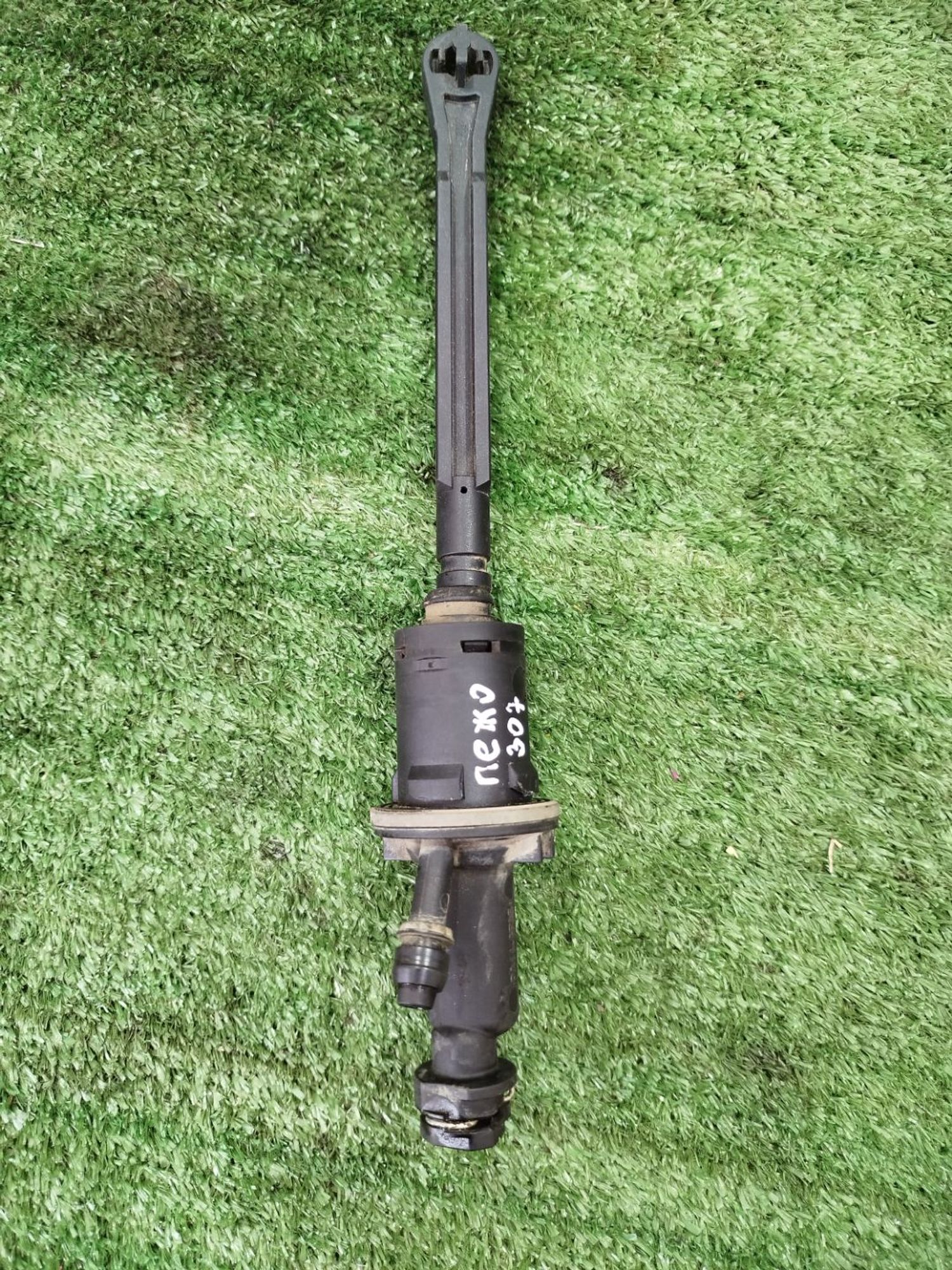https://ycs.partsauto.market/partsauto-images/thmbs/userImages/2083c2a62fd034e59038f15de4c6b061/part/d00f1a18-d3bc-4e61-ba94-ce509a1573bd_1779127792564.jpg