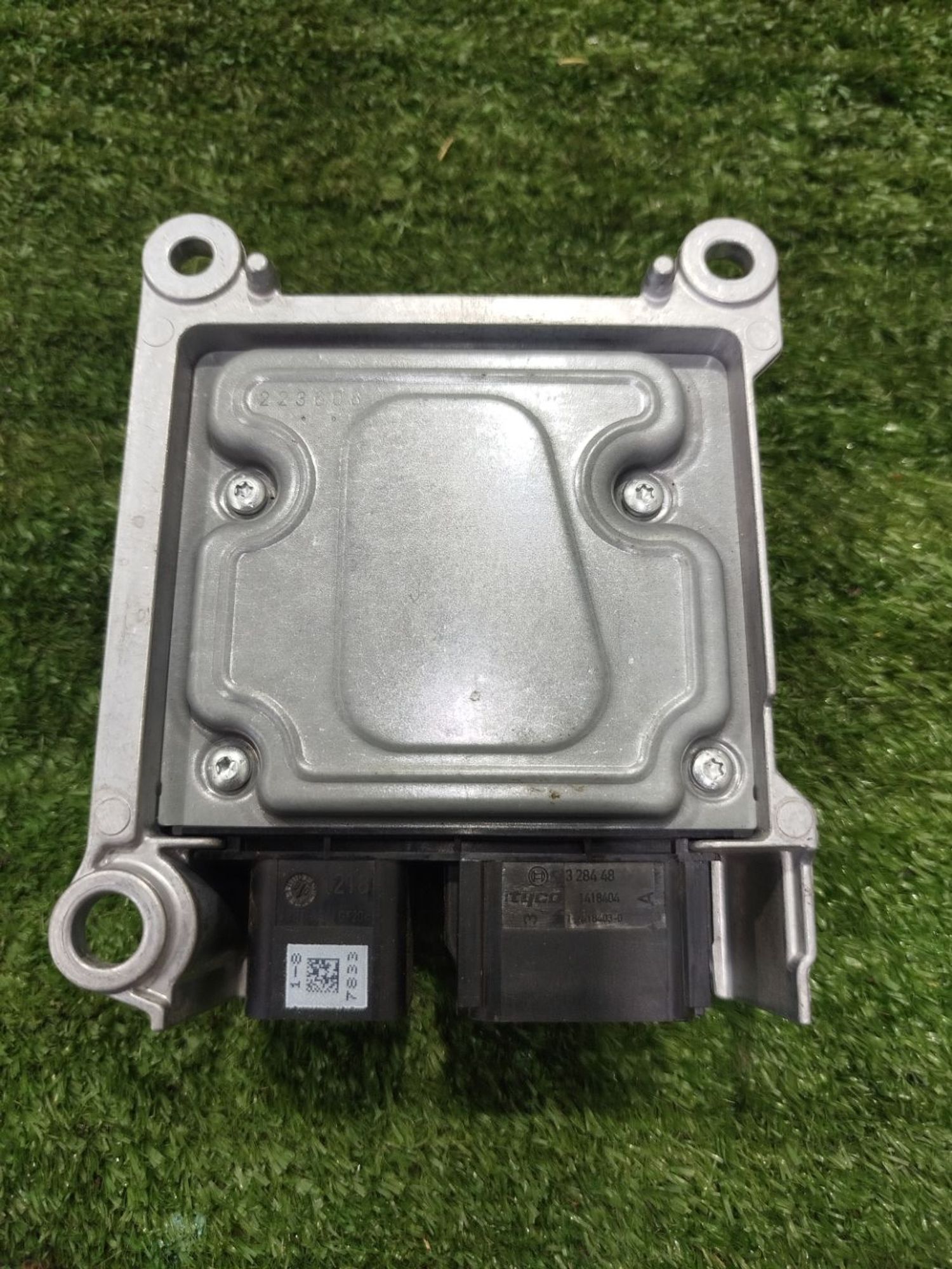 https://ycs.partsauto.market/partsauto-images/thmbs/userImages/2083c2a62fd034e59038f15de4c6b061/part/d20175ff-b259-4cfd-8ef0-18631c845e84_1785784118099.jpg