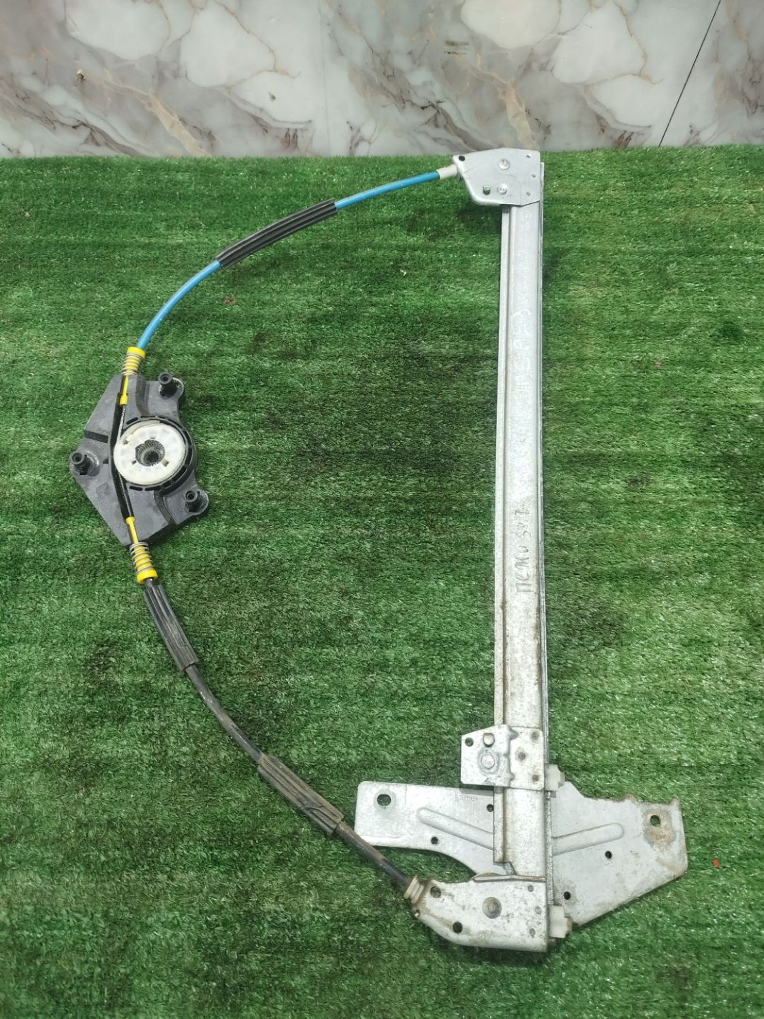 https://ycs.partsauto.market/partsauto-images/thmbs/userImages/2083c2a62fd034e59038f15de4c6b061/part/d537c3c7-05f8-4003-bfe0-3175ffee30b0_1779554373317.jpg