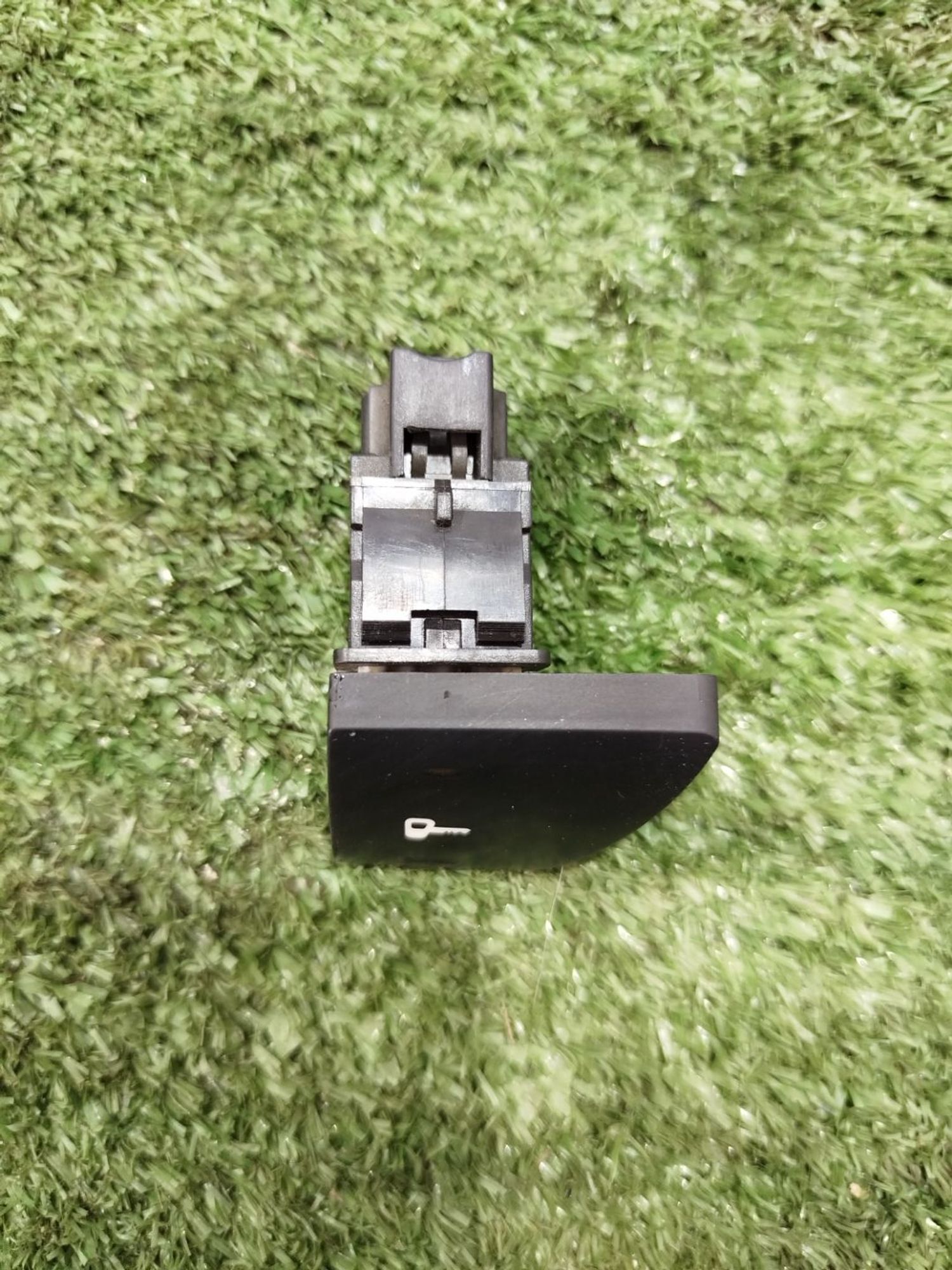 https://ycs.partsauto.market/partsauto-images/thmbs/userImages/2083c2a62fd034e59038f15de4c6b061/part/e12b0b7b-af97-4429-bcec-aad30875e801_1779872353998.jpg