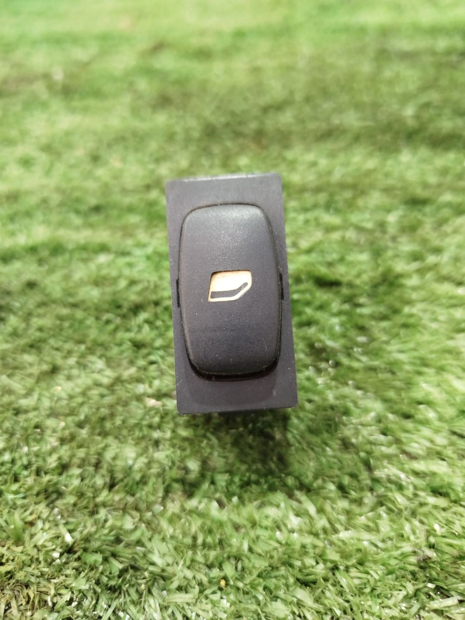 https://ycs.partsauto.market/partsauto-images/thmbs/userImages/2083c2a62fd034e59038f15de4c6b061/part/e13585d3-eb31-4258-9108-54d216bfa78f_1779370595942.jpg