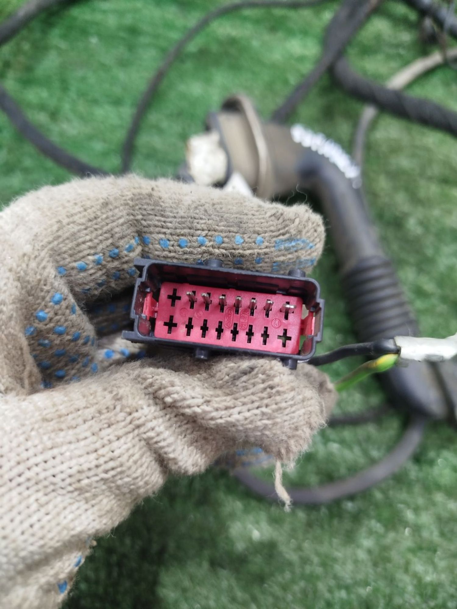 https://ycs.partsauto.market/partsauto-images/thmbs/userImages/2083c2a62fd034e59038f15de4c6b061/part/e4e4f6fb-b386-4a8f-97e2-eca7067f79c3_1779556707826.jpg