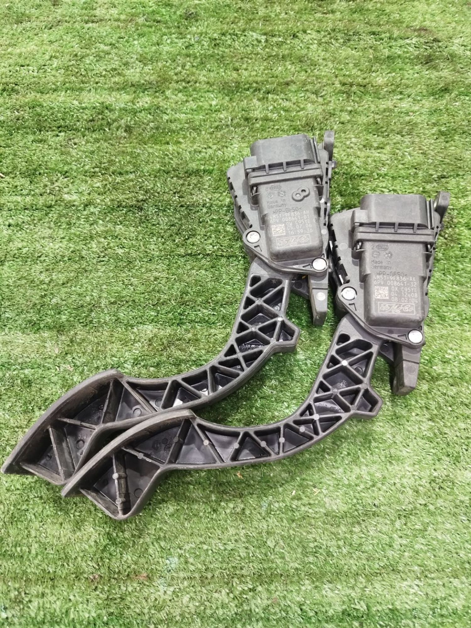 https://ycs.partsauto.market/partsauto-images/thmbs/userImages/2083c2a62fd034e59038f15de4c6b061/part/e692577f-de96-4b1c-8d03-72efb065d499_1785683102158.jpg