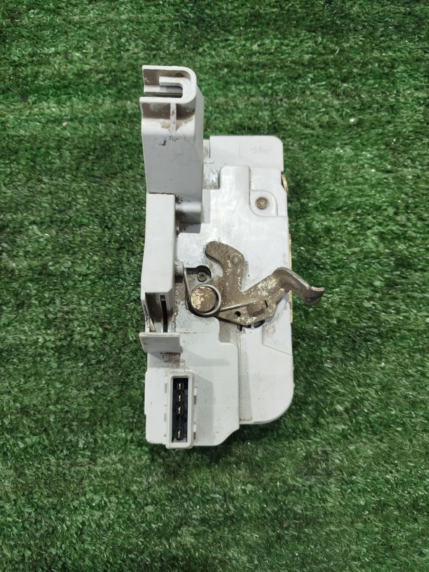 https://ycs.partsauto.market/partsauto-images/thmbs/userImages/2083c2a62fd034e59038f15de4c6b061/part/e7ebcc76-07da-4f5e-91ab-09ab13492a87_1779369538161.jpg