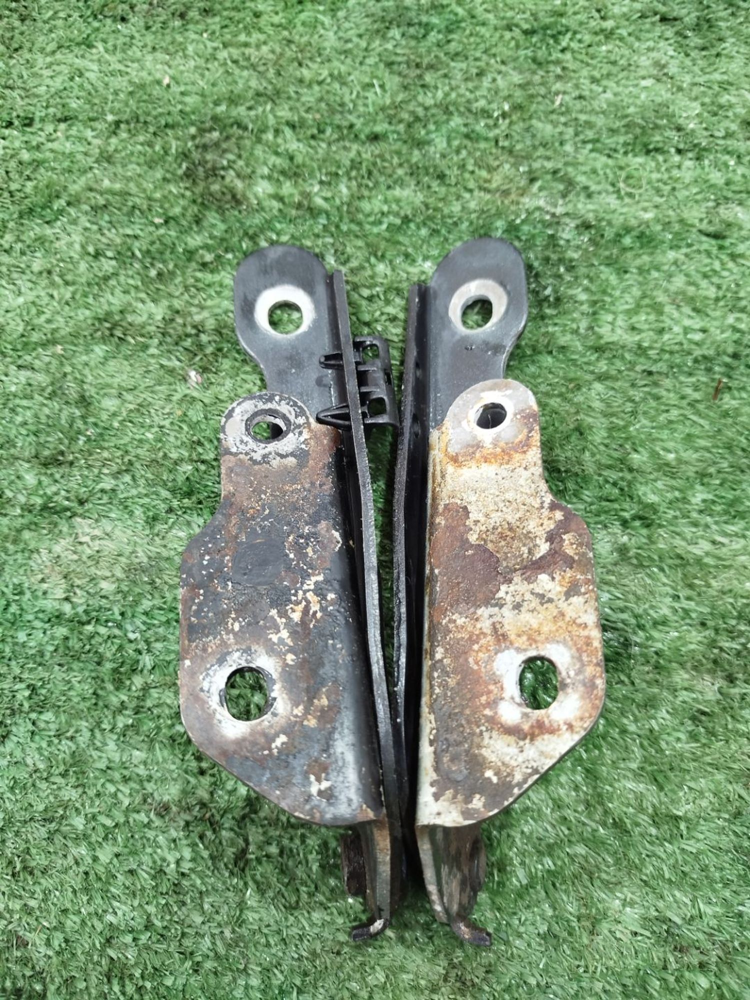 https://ycs.partsauto.market/partsauto-images/thmbs/userImages/2083c2a62fd034e59038f15de4c6b061/part/ed1e4001-ded6-464f-9c5a-aef01d92be77_1780047248451.jpg