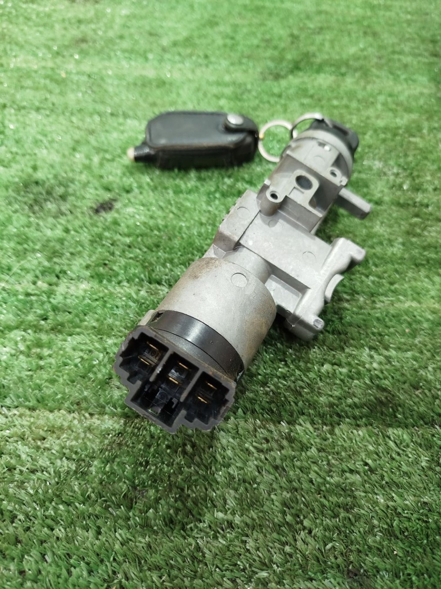 https://ycs.partsauto.market/partsauto-images/thmbs/userImages/2083c2a62fd034e59038f15de4c6b061/part/ed4dd981-8ef0-449a-8b58-77504a92518d_1780044746277.jpg