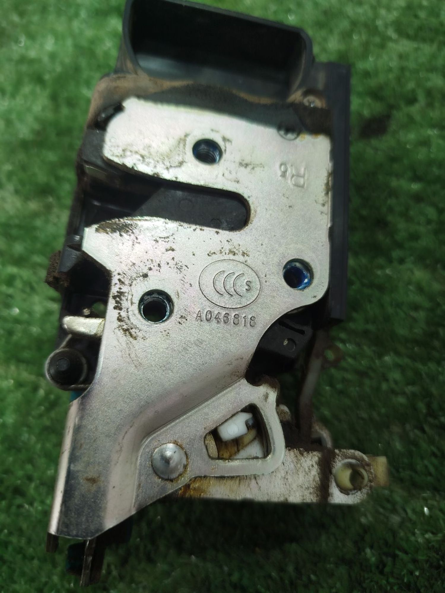 https://ycs.partsauto.market/partsauto-images/thmbs/userImages/2083c2a62fd034e59038f15de4c6b061/part/efd258e8-ae8f-4714-8731-160223474acb_1780054279719.jpg