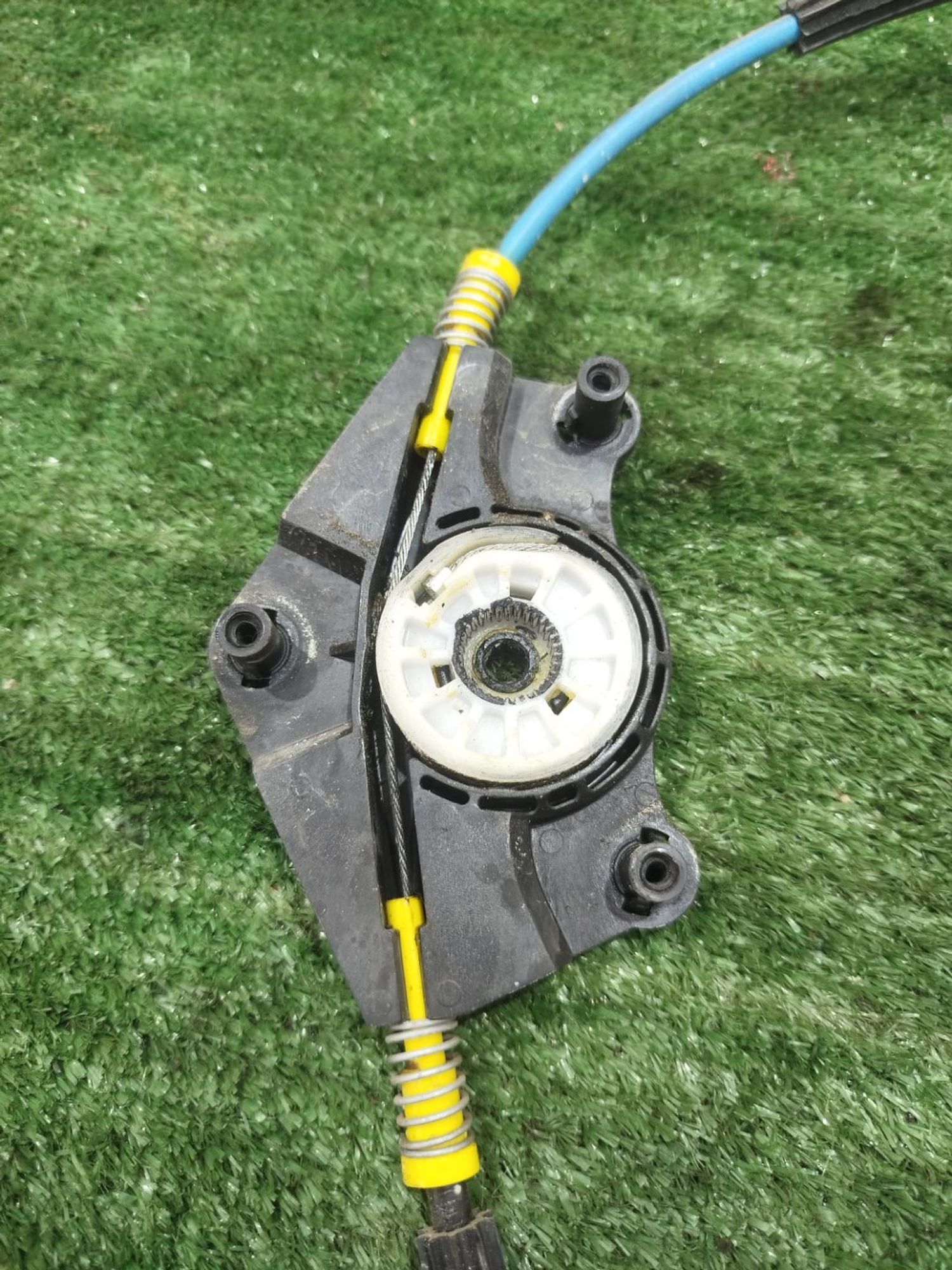 https://ycs.partsauto.market/partsauto-images/thmbs/userImages/2083c2a62fd034e59038f15de4c6b061/part/f30e7276-ddc4-479e-9d16-675ce531d3e3_1779554378974.jpg