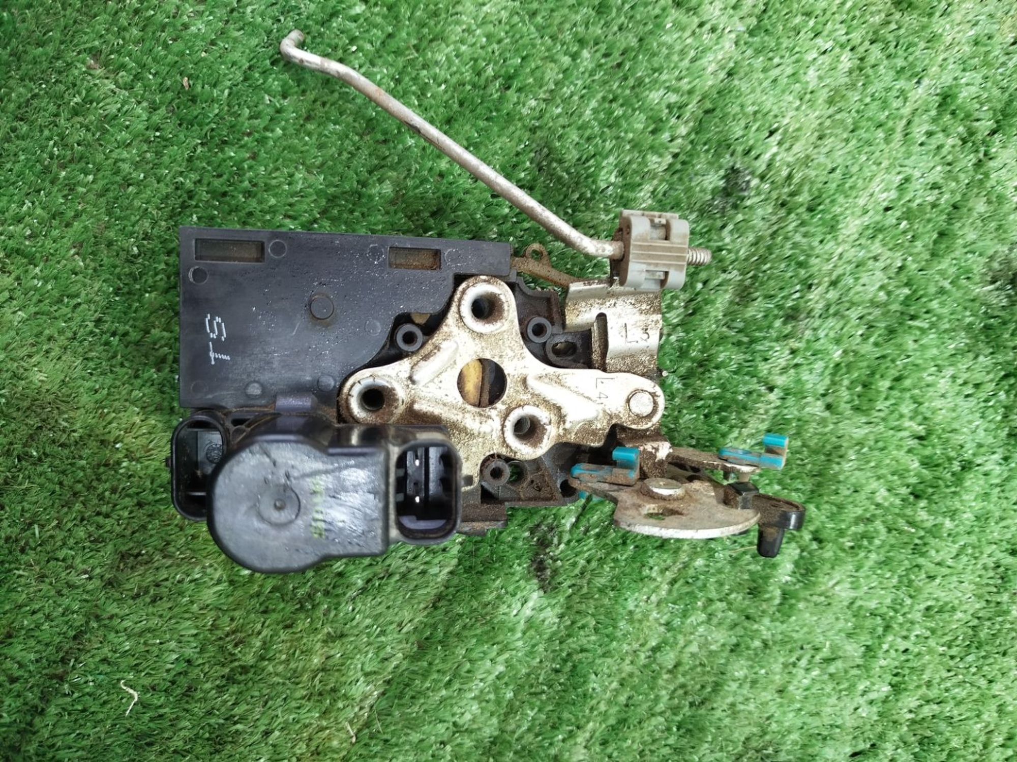https://ycs.partsauto.market/partsauto-images/thmbs/userImages/2083c2a62fd034e59038f15de4c6b061/part/faca04c1-5e7b-4310-b256-b0fafc3590f1_1780054188747.jpg